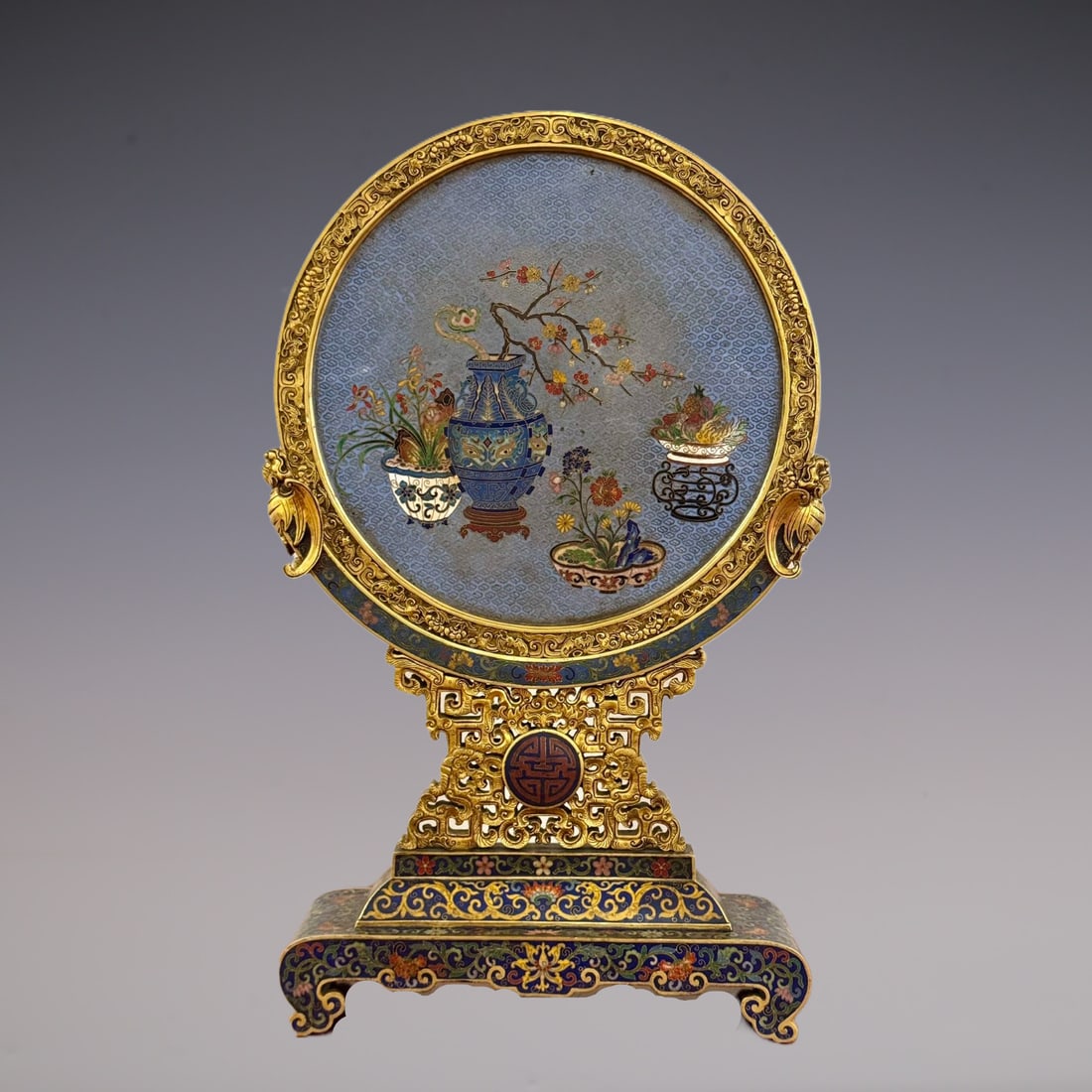 An Exquisite Cloisonne Lotus Pattern Flower Pattern Bats and Peach Pattern Screen: An Exquisite Cloisonne Lotus Pattern Flower Pattern Bats and Peach Pattern Screen Qing Dynasty, China Qianlong Four-character Mark Size:23.6inx15in Weight:15.3kg景泰蓝福寿