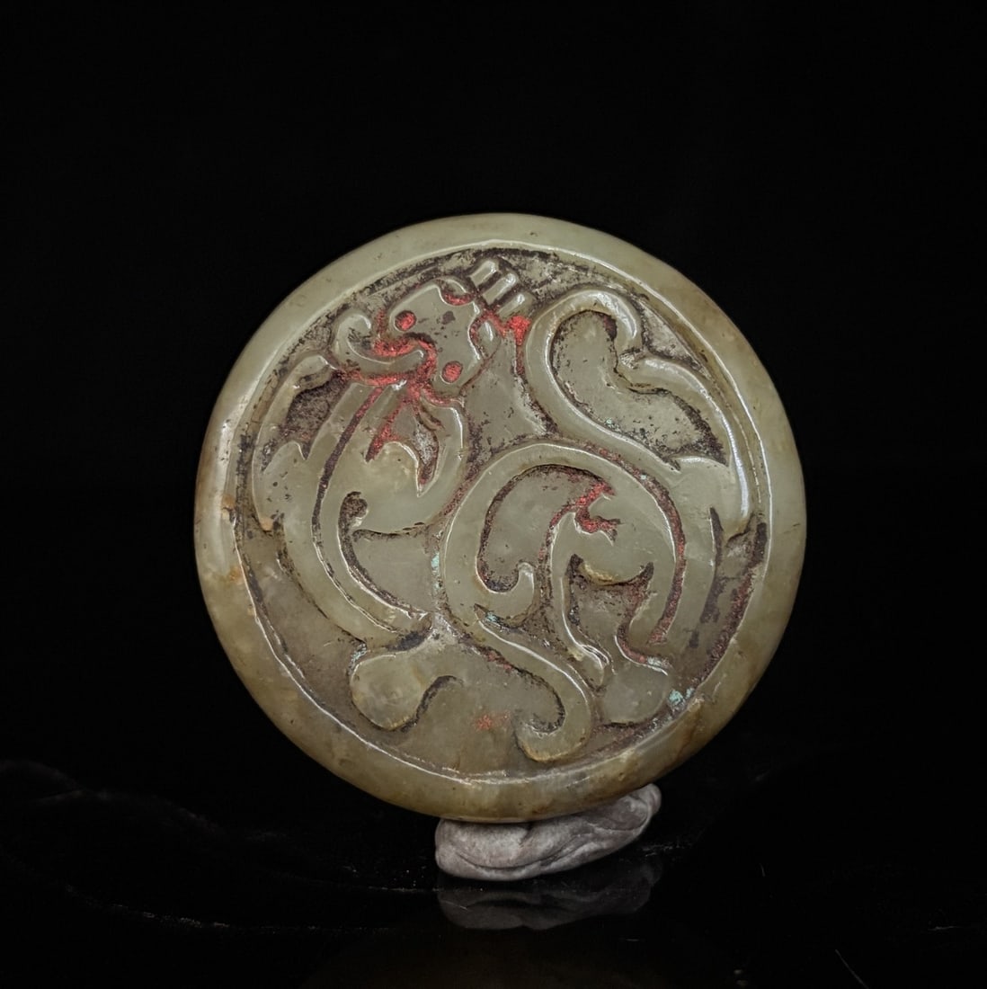 An Exquisite Yellow Jade Dragon Pattern Box (1 of 9)