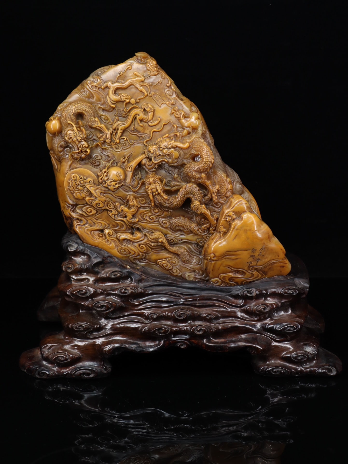 An Exquisite Shoushan Stone Dragon Pattern Ornament (1 of 9)