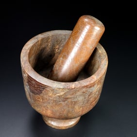 An Exquisite White Jade Dragon Pattern Jar