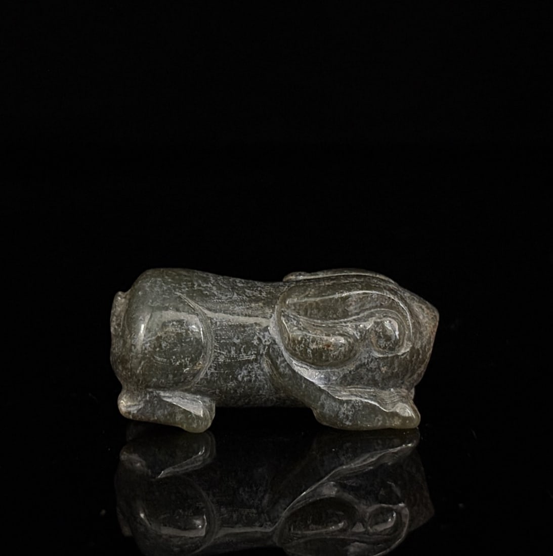 An Exquisite White Jade Rabbit Ornament (1 of 9)