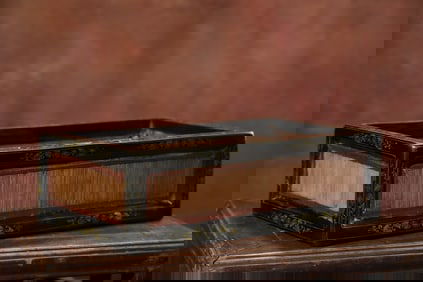 An Exquisite Black Lacquer Painted Gold Character and Story Pattern Plate