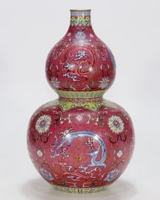 An Exquisite Famille-Rose Ruby Red-Glazed Lotus Pattern Dragon Pattern Gourd-Shaped Vase