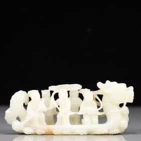 A Exquisite White Jade Boat Ornament
