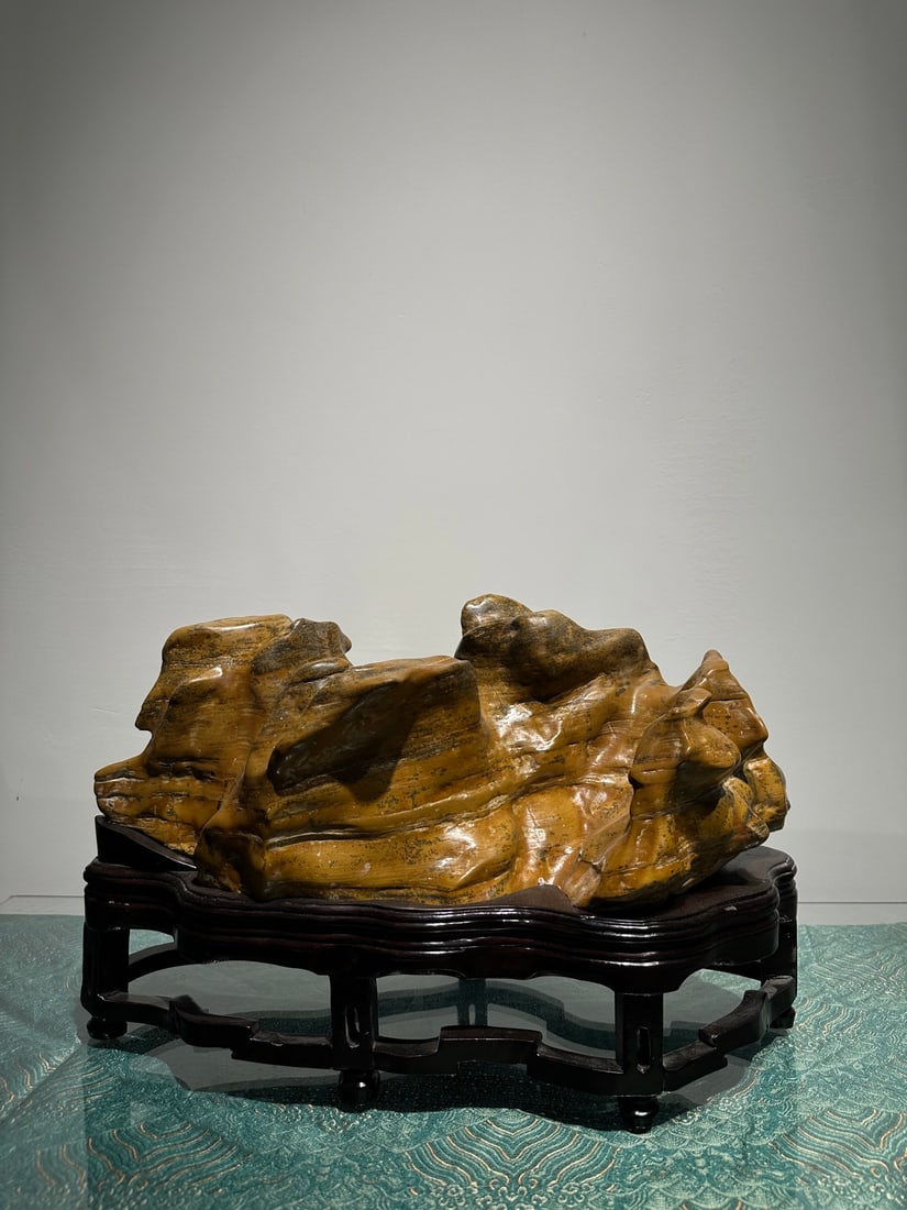 An Exquisite Taihu Stone Ornament (1 of 8)