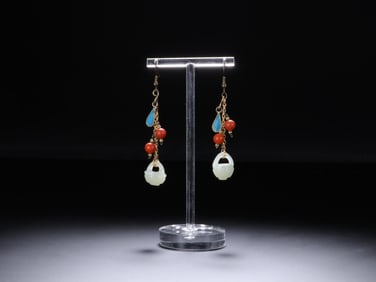 An Exquisite Gilt Bronze Inlaid White Jade Earrings