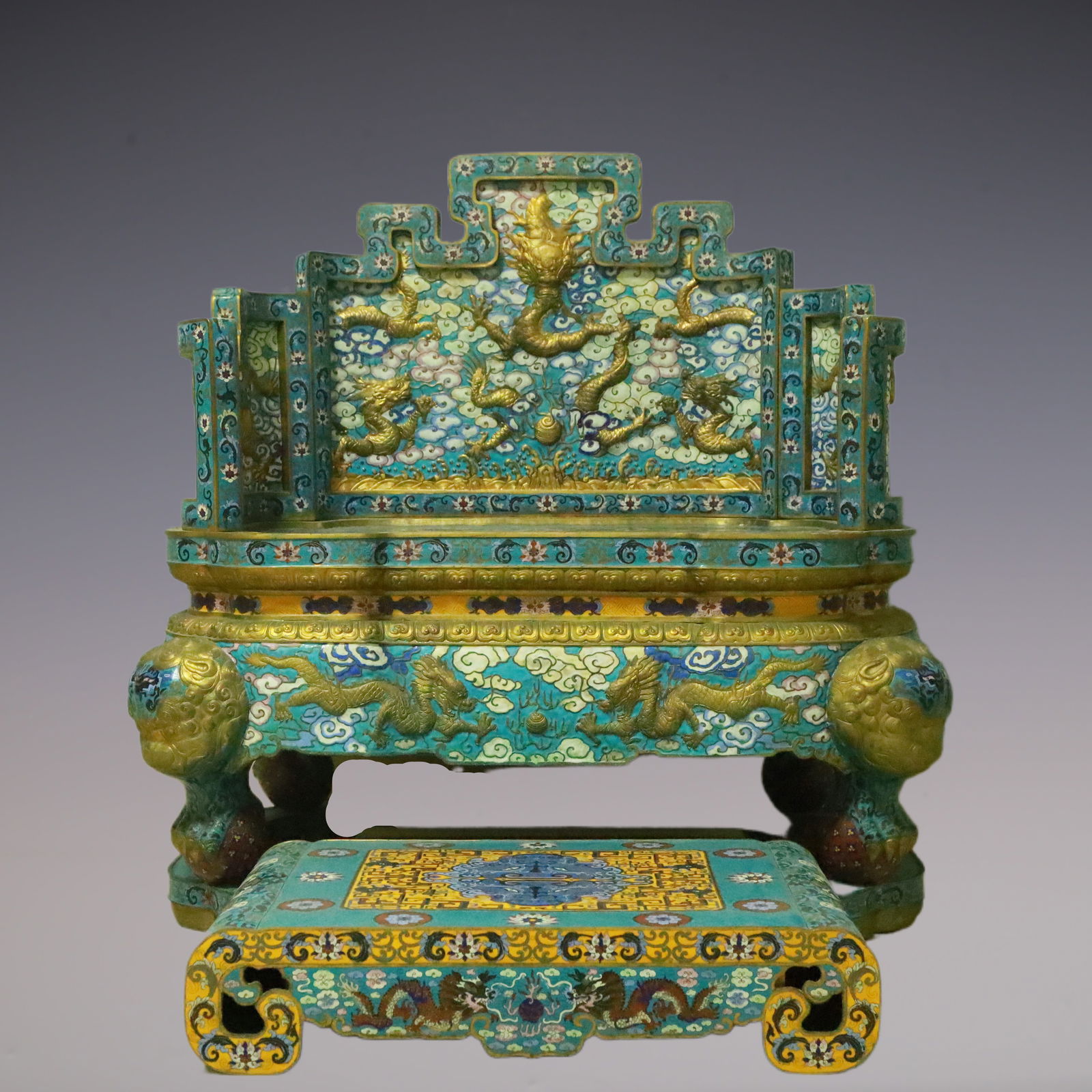 An Exquisite Cloisonne Lotus Pattern Dragon Pattern Beast-Face Pattern Throne: An Exquisite Cloisonne Lotus Pattern Dragon Pattern Beast-Face Pattern Throne Qing Dynasty, China Size:29.1inx37inx42.9in景泰蓝缠枝莲纹龙纹兽