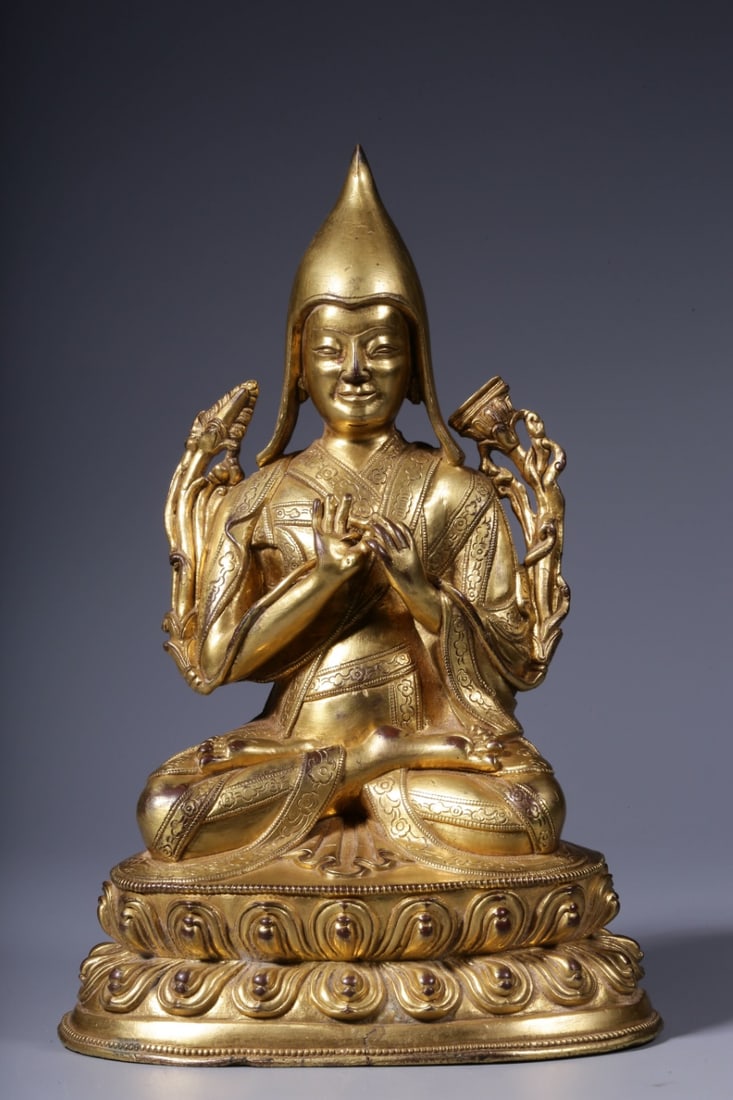 An Exquisite Gilt Bronze Statue of Tsongkhapa (1 of 8)