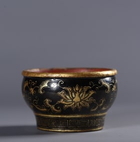 An Exquisite Black Lacquer Painted Gold Lotus Pattern Cup