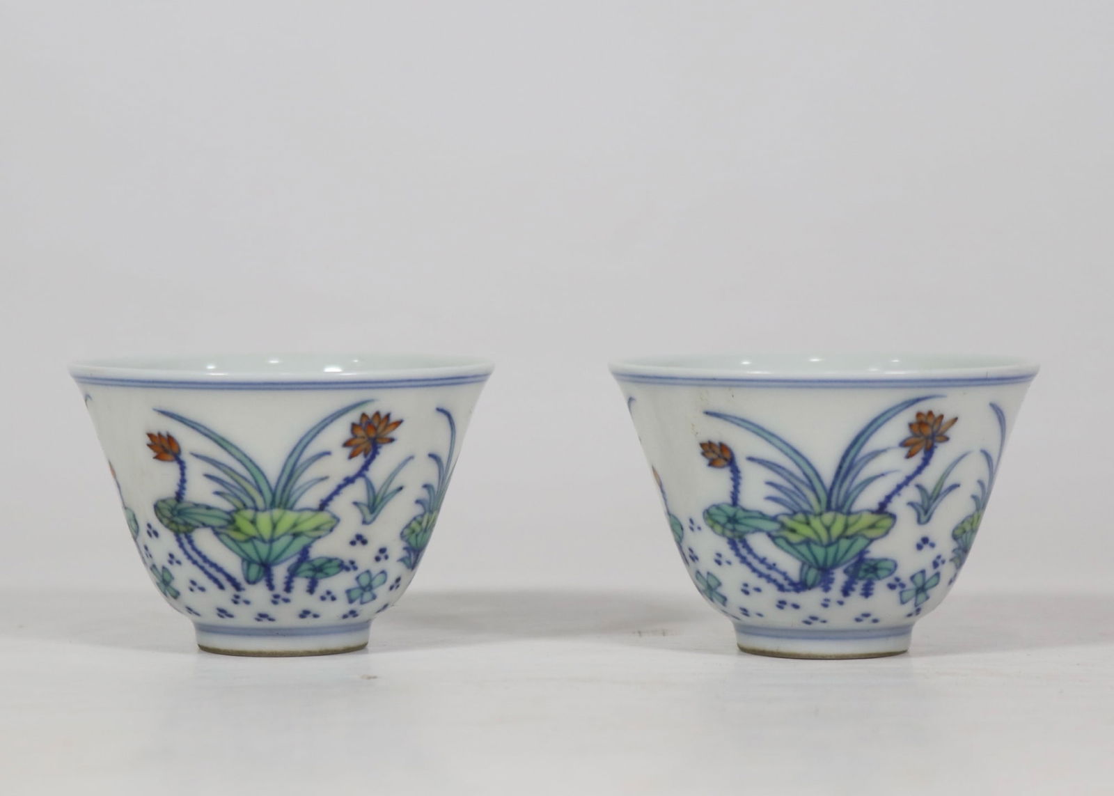 A Pair of Exquisite Doucai Flower Pattern Cup (1 of 9)