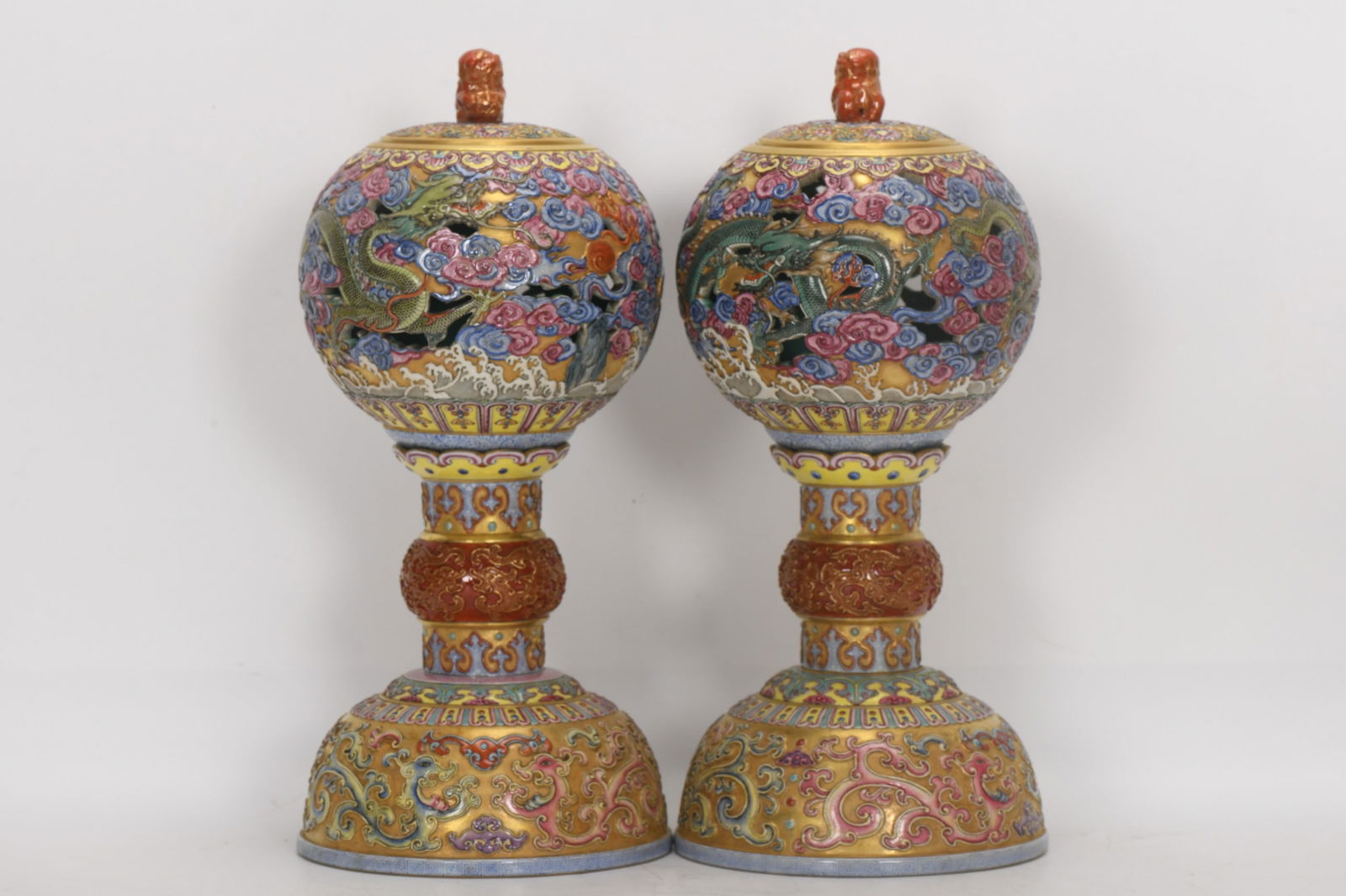 A Pair of Exquisite Famille-Rose Gold-Ground Dragon-Pattern Hat Stand: A Pair of Exquisite Famille-Rose Gold-Ground Dragon-Pattern Hat Stand,Qing Dynasty, China,Qianlong Six-character Mark,Size:11.4inx3inx5.1inx5.3in 一对珐琅彩金ࢸ