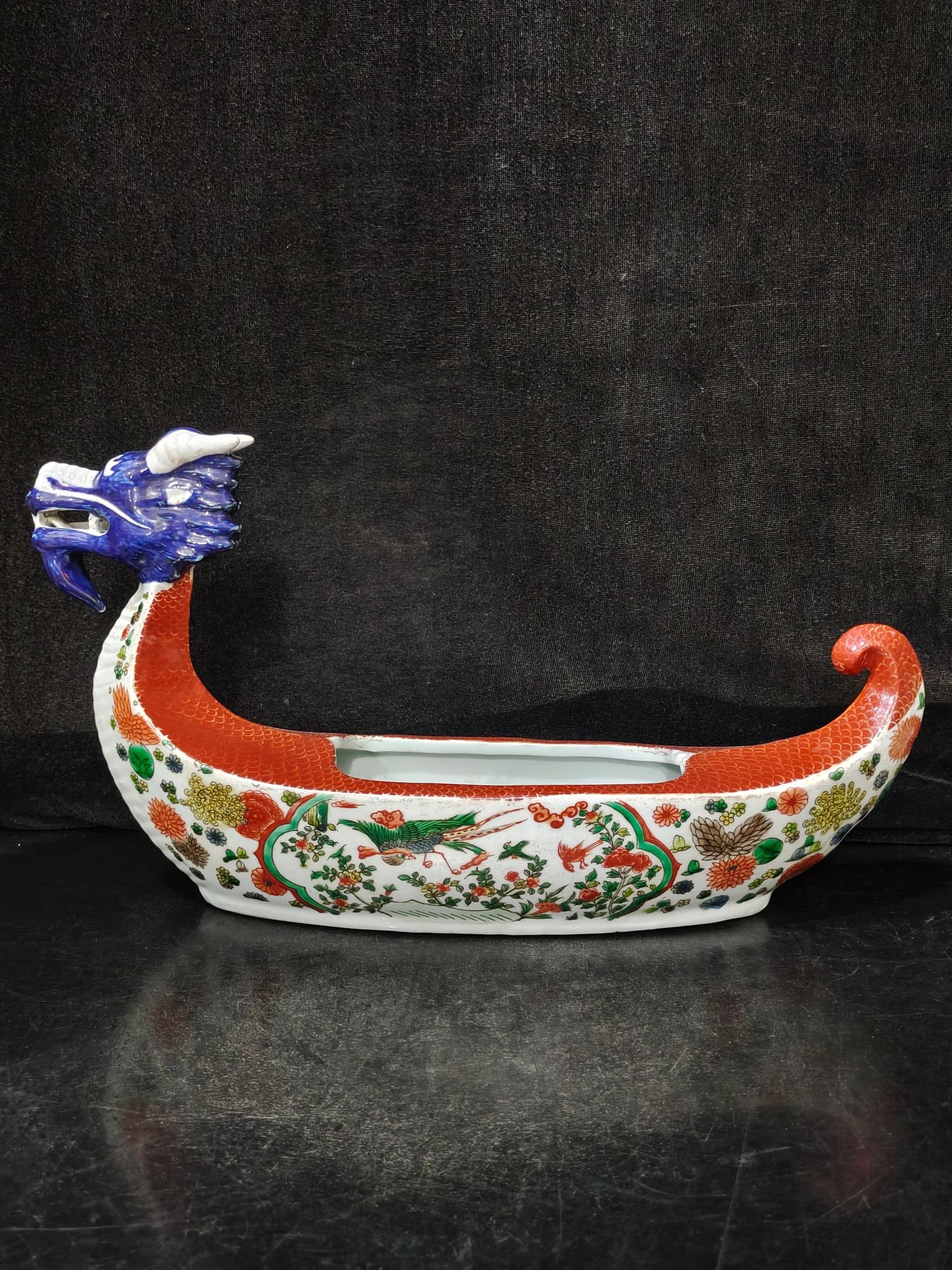 A Exquisite Wucai Dragon Boat Pattern Brush Washer (1 of 9)