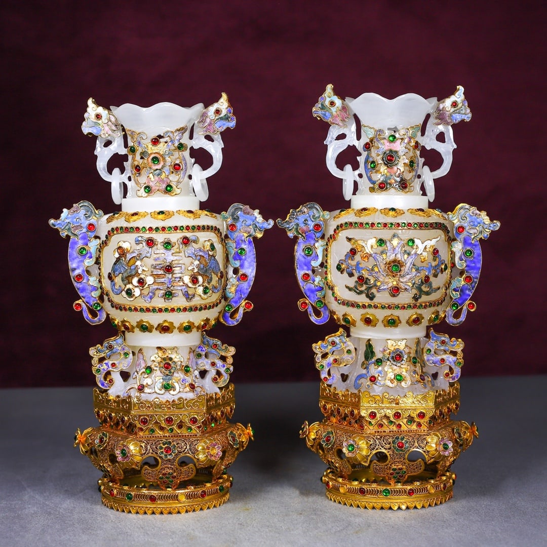 A pair of Exquisite Cloisonne Gilt Gem-Inlaid Vase (1 of 9)