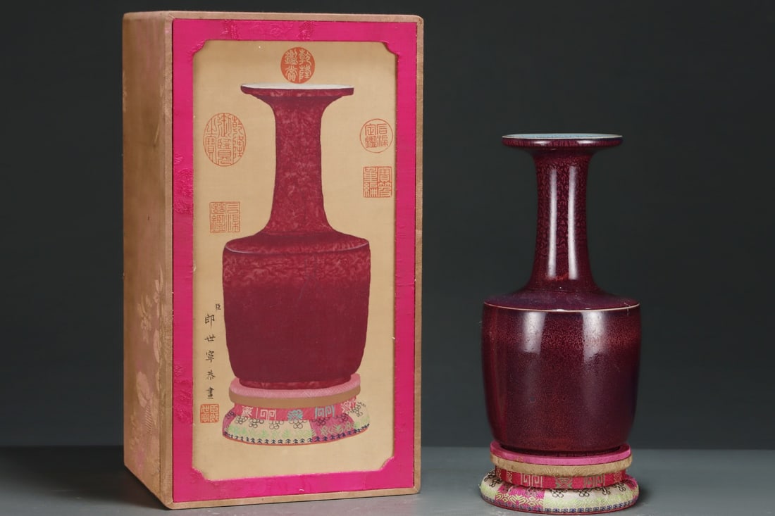 A Exquisite Ding yao Paper Hammer Vase: A Exquisite Ding yao Paper Hammer Vase,Song Dynasty, China,Size:4.9inx10.2in 定窑纸槌瓶,中国宋代