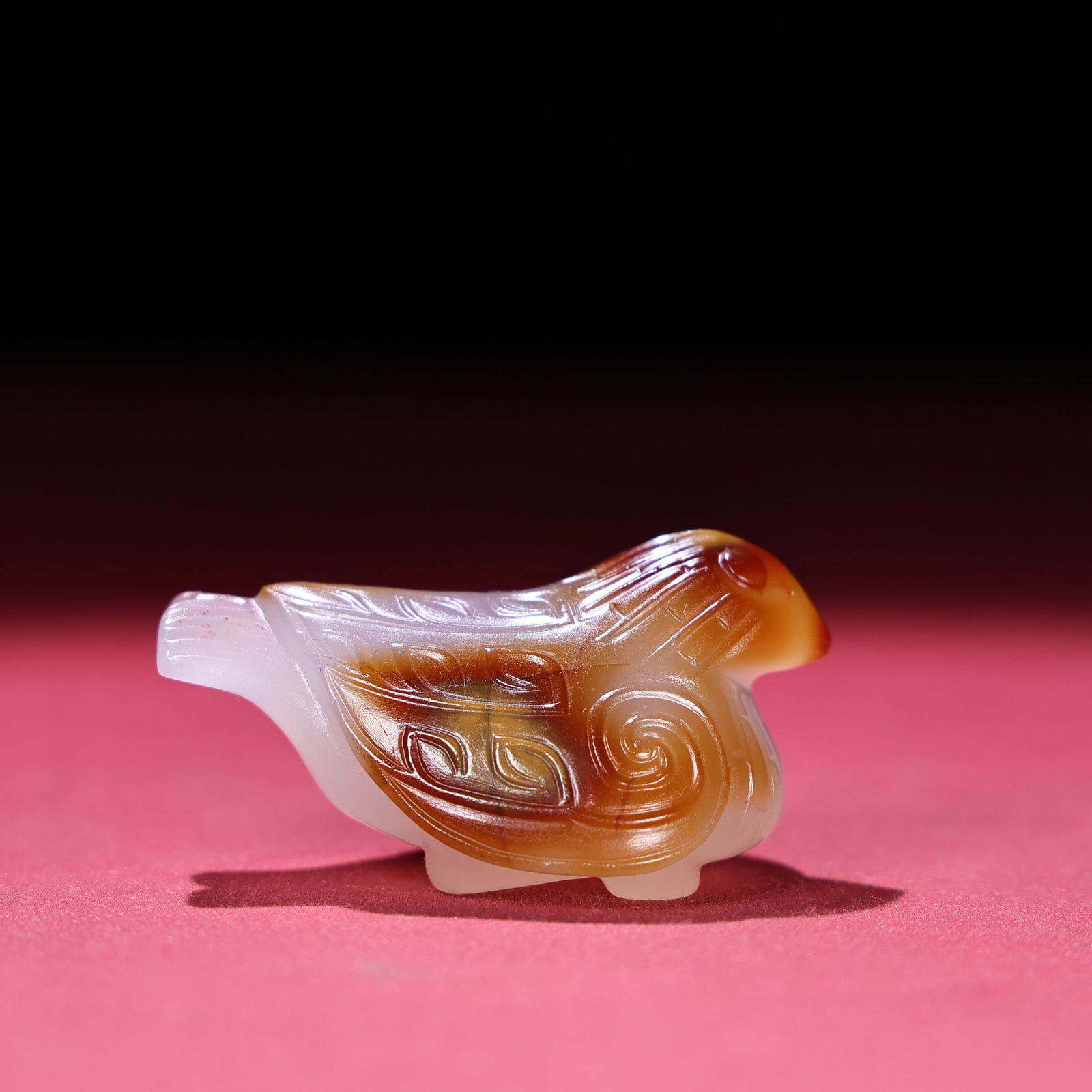 A Exquisite Agate Bird Handheld Ornament: A Exquisite Agate Bird Handheld Ornament,Qing Dynasty, China,Size:2.2inx1.6inx1.2in,Weight:6.3g 玛瑙鸟手把件,中国清代
