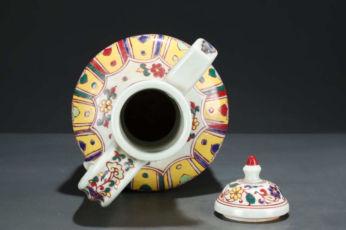 A Exquisite Wucai Flower Pattern Ewer - 7