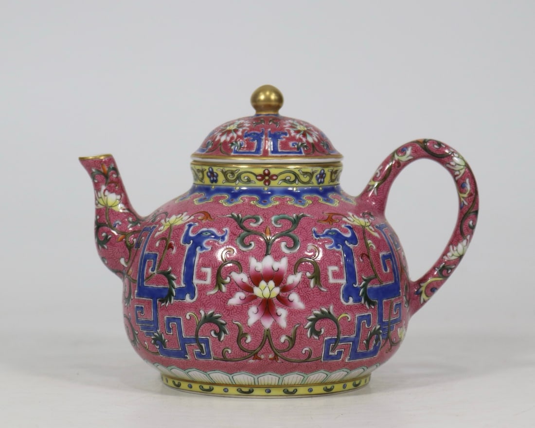 A Exquisite Ruby Red Lotus Flower and Dragon Pattern Ewer: A Exquisite Ruby Red Lotus Flower and Dragon Pattern Ewer,Qing Dynasty, China,Qianlong Six-character Mark,Size:5.1inx6.7in 胭脂红缠枝莲花卉龙ń