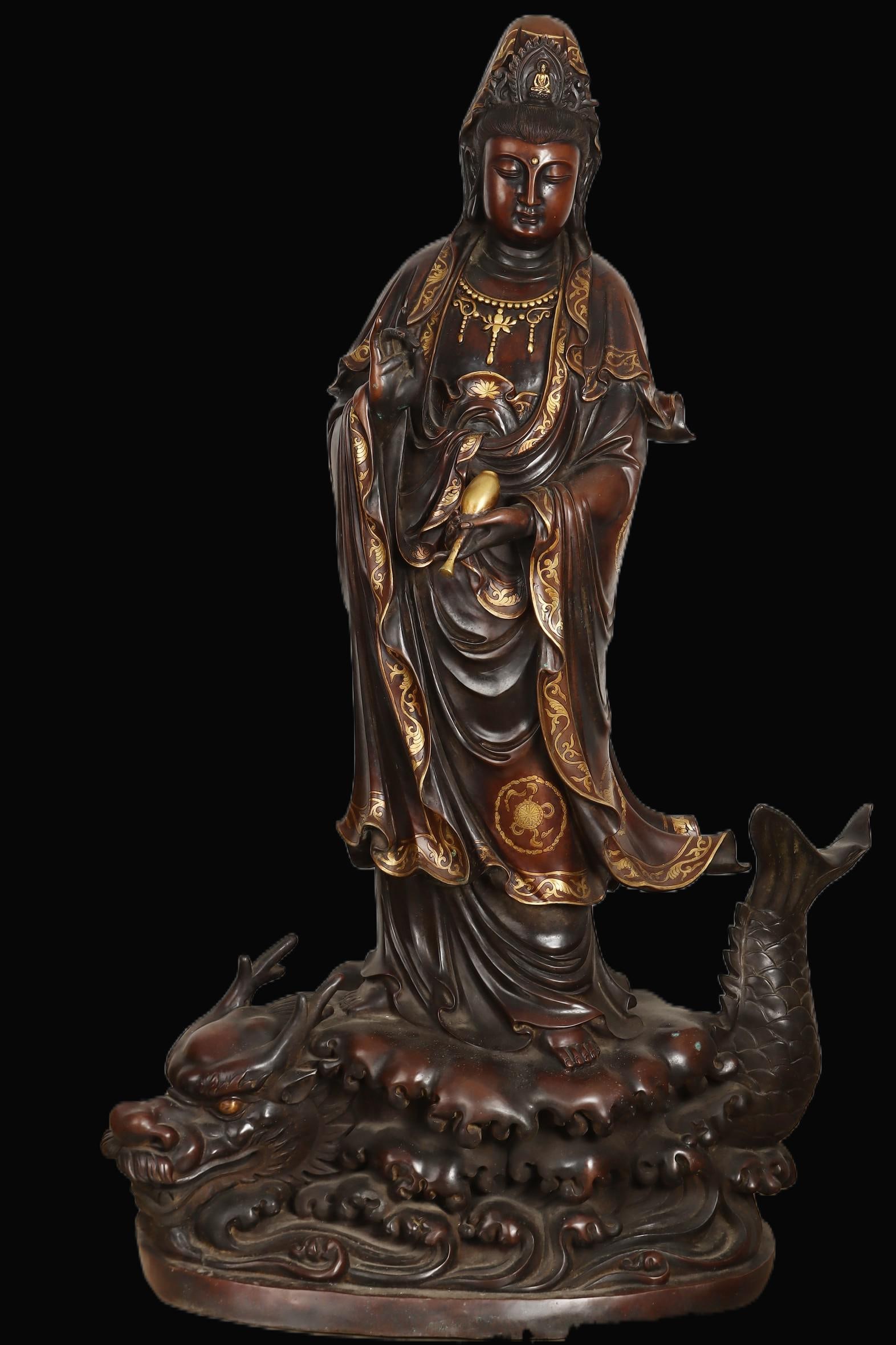 A Exquisite Gilt Bronze Avalokitesvara Ornament: A Exquisite Gilt Bronze Avalokitesvara Ornament,Ming Dynasty, China,Yongle Six-character Mark,Size:49.6inx29.9in,Weight:66950g 