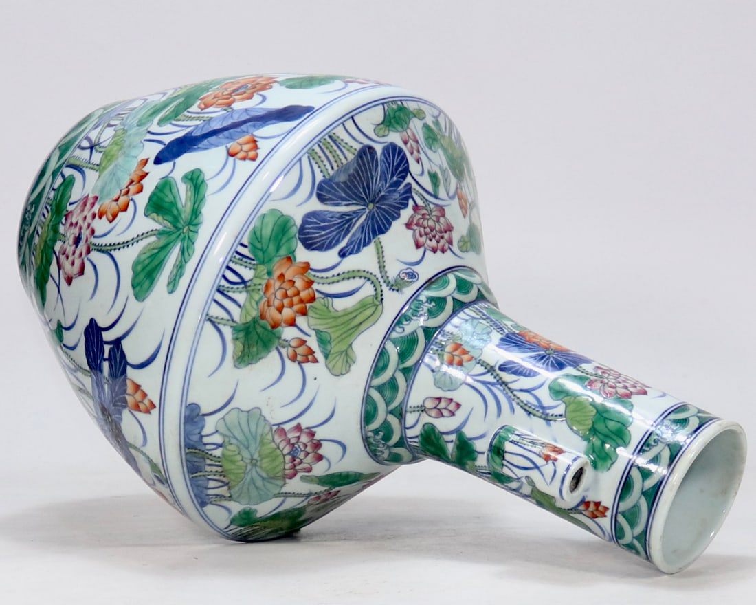 A Exquisite Doucai Lotus Leaf Pattern Vase - 8