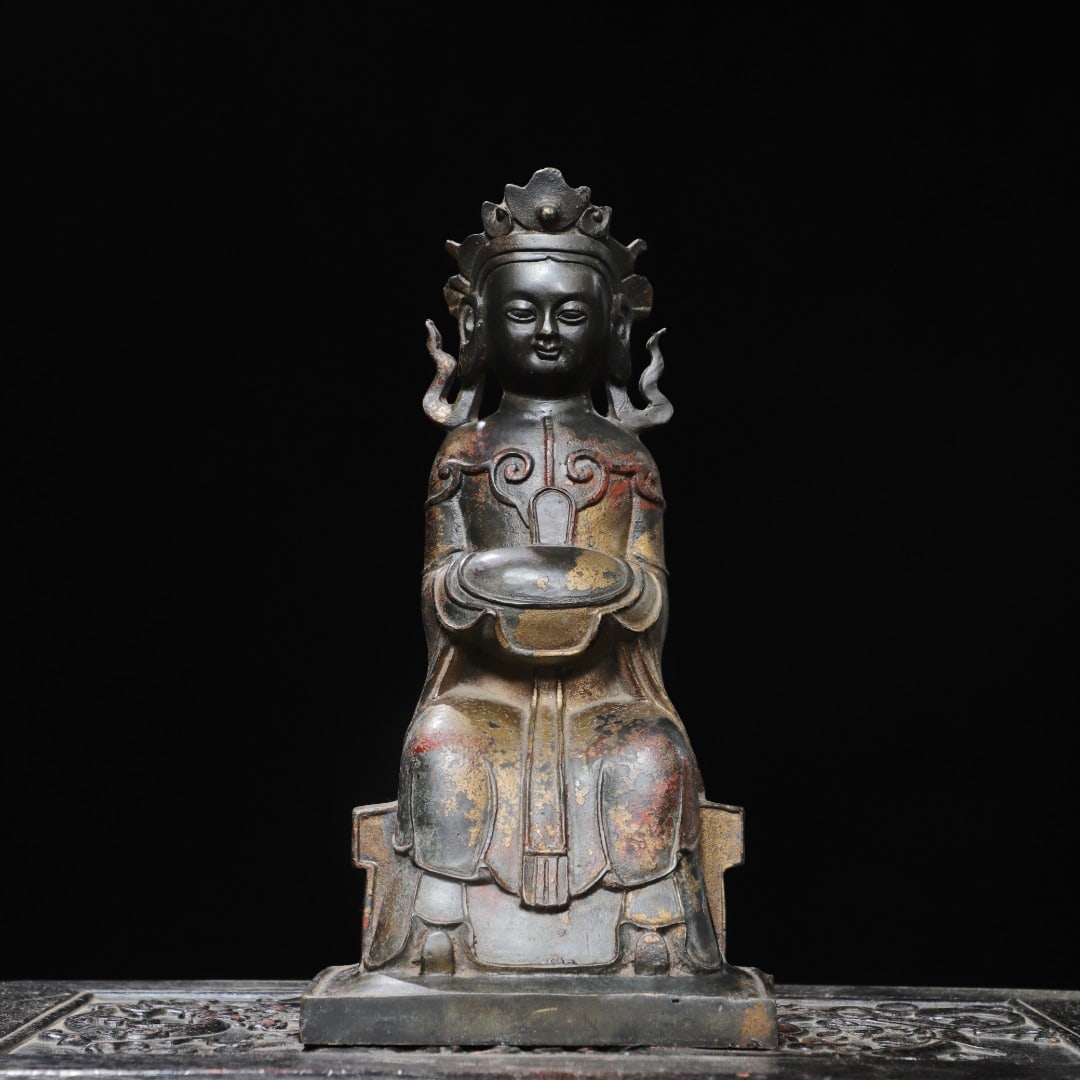 A Exquisite Bronze Avalokitesvara Buddha Statue: A Exquisite Bronze Avalokitesvara Buddha Statue,Ming Dynasty, China,Qianlong Four-character Mark,Size:10.6inx5.5inx3.9in,Weight:2150g 