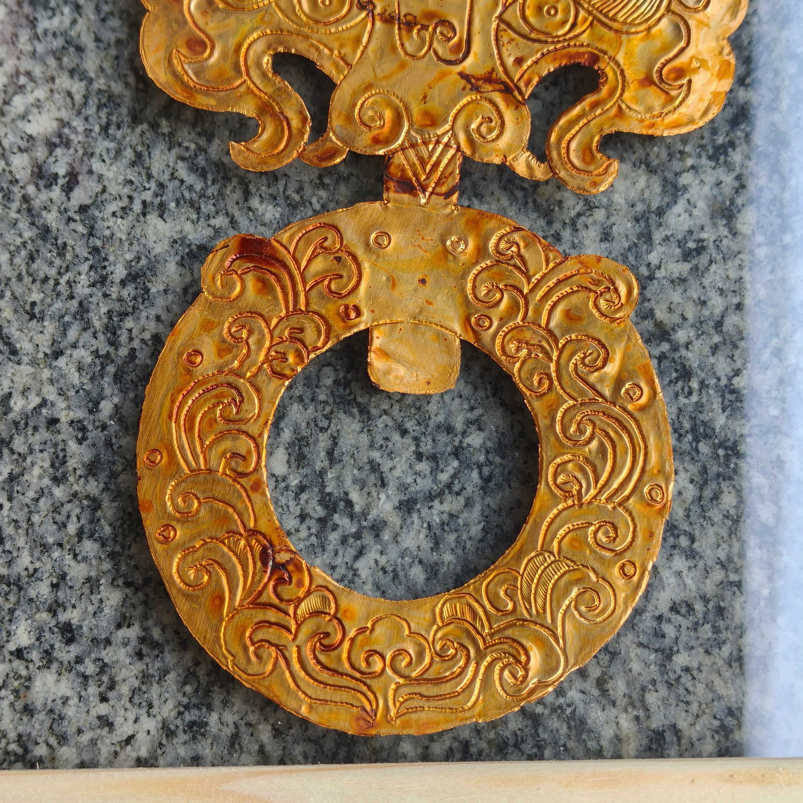 A Exquisite Bronze Gilt Auspicious Beast Pattern Gold Leaf - 3