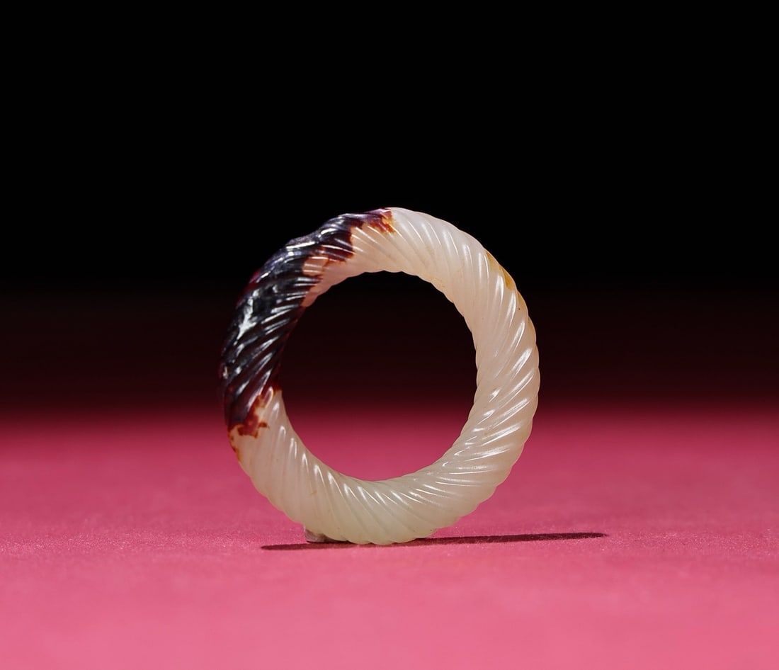 A Exquisite Hetian White Jade Handheld Ornament (1 of 7)