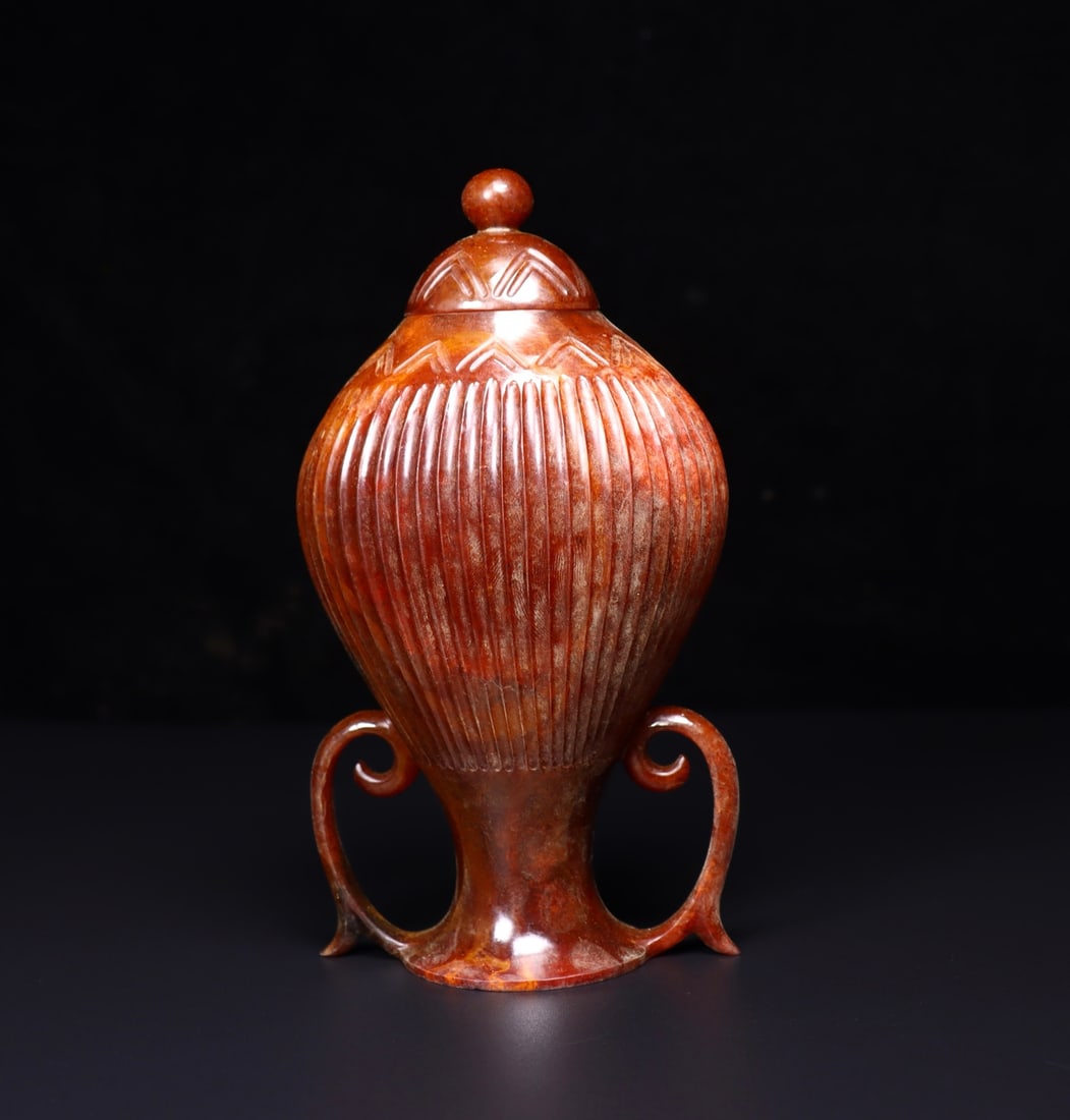 A Exquisite Hetian Jade Vase: A Exquisite Hetian Jade Vase,Han Dynasty, China,Size:3.9inx2inx2.7in,Weight:260g 和田玉瓶,中国汉代