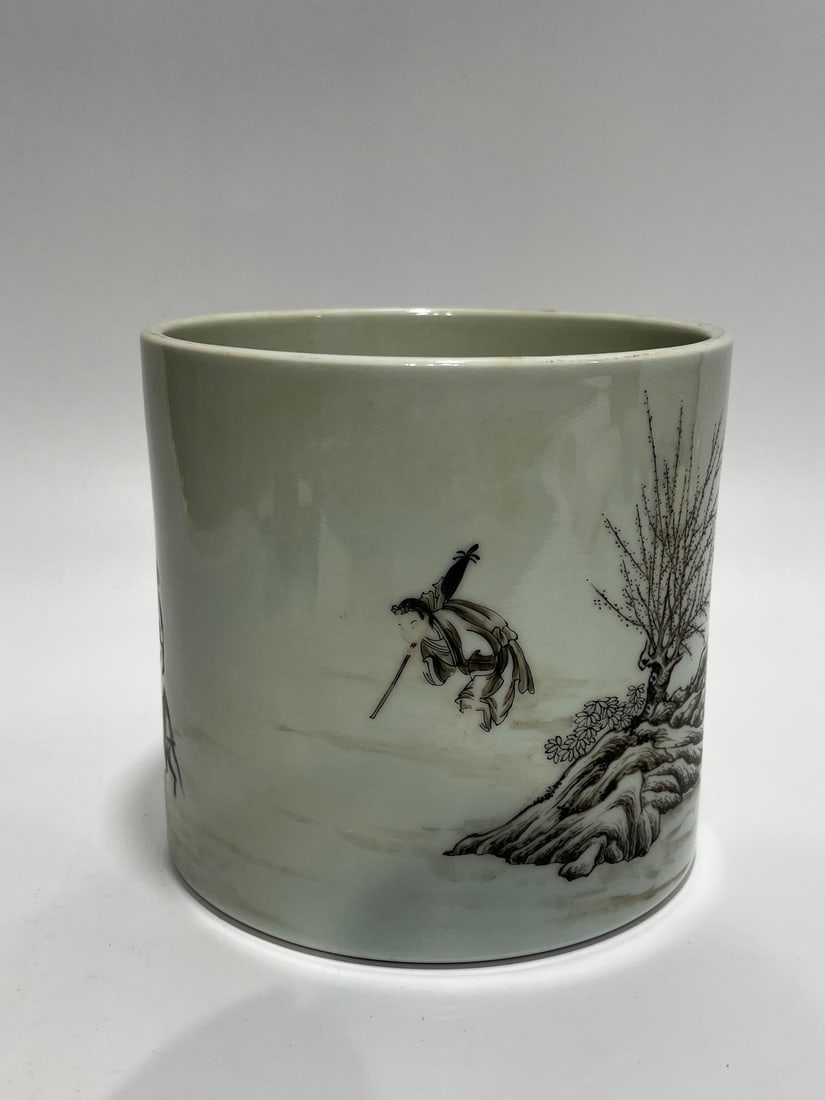 A Exquisite Ink Color Character and Story Pattern Brush Pot: A Exquisite Ink Color Character and Story Pattern Brush Pot,Qing Dynasty, China,Yongzheng Six-character Mark,Size:6.7in 