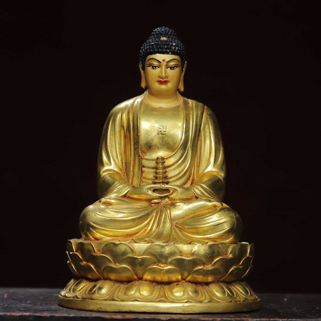 A Exquisite Gilt Bronze Buddha Statue (1 of 9)