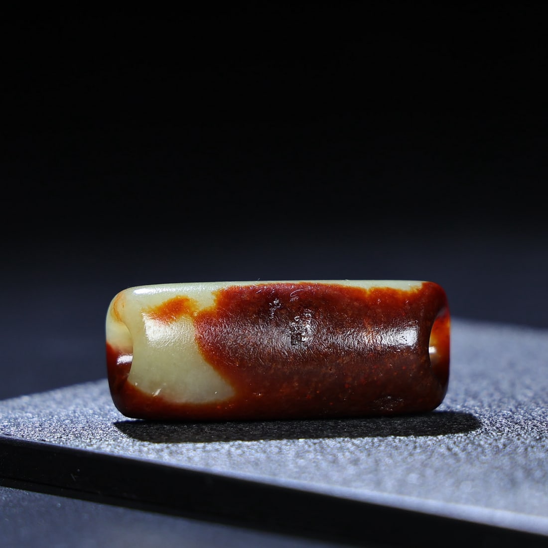 A Exquisite Hetian Jade Handheld Ornament: A Exquisite Hetian Jade Handheld Ornament,Han Dynasty, China,Size:1.8inx0.7inx0.5in,Weight:20g 和田玉手把件,中国汉代