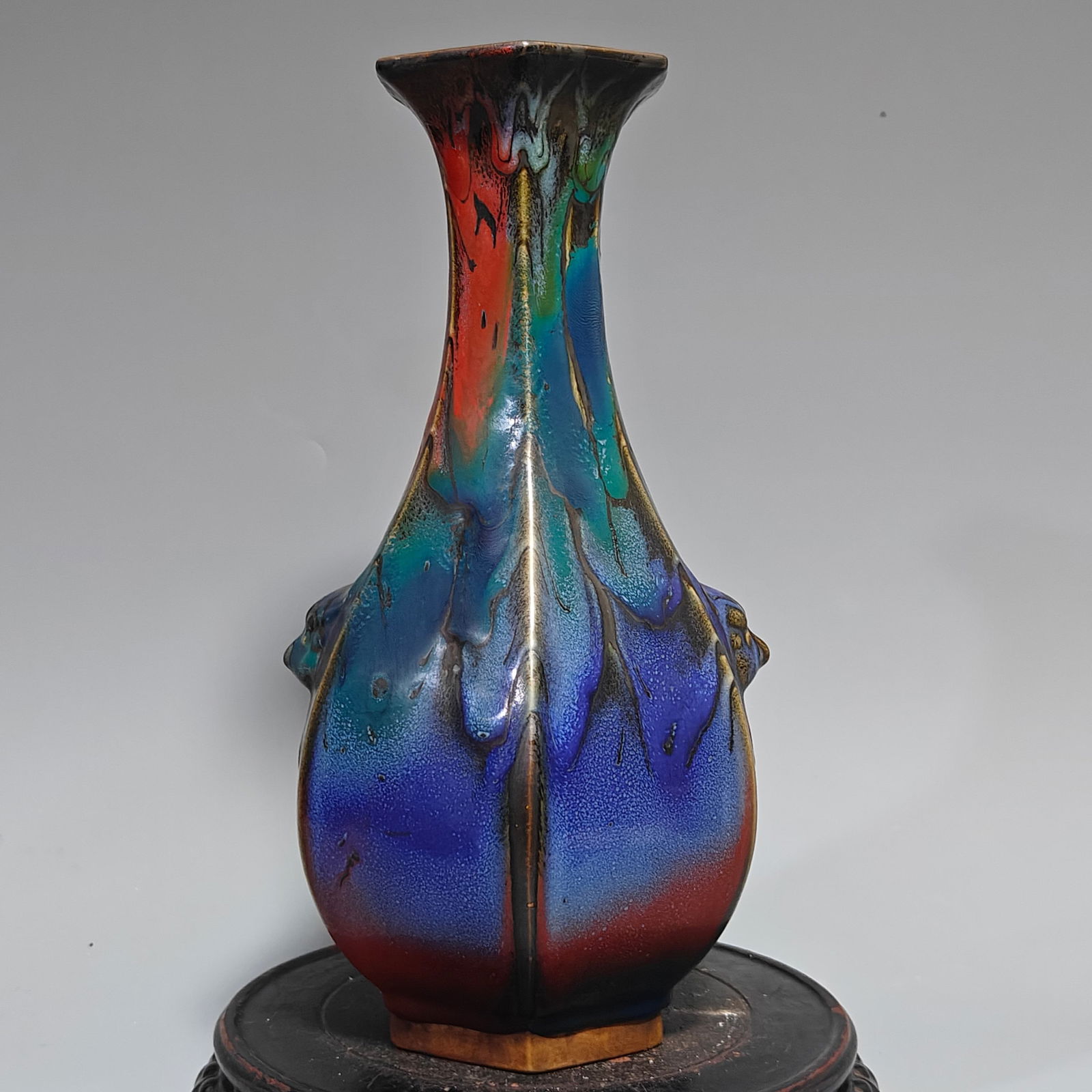 A Exquisite Jun yao Porcelain Flambe Glazed Peacock Glazed Earthworm Trail Pattern Double-Ears: A Exquisite Jun yao Porcelain Flambe Glazed Peacock Glazed Earthworm Trail Pattern Double-Ears Auspicious Beast Vase,Song Dynasty, China,Size:12.6inx6.3in 