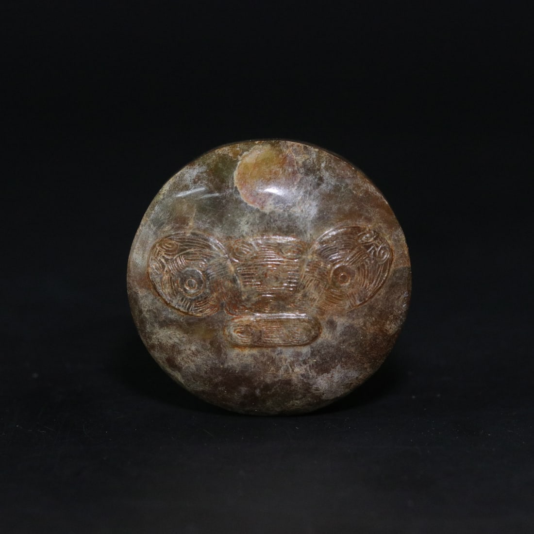 A Exquisite Gaogu Jade Beast-Face Pattern Plaque (1 of 9)