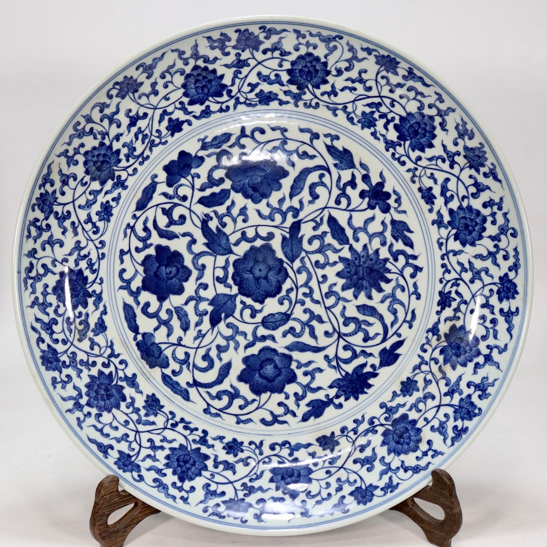 A Exquisite Blue and White Lotus Flower Pattern Plate (1 of 9)