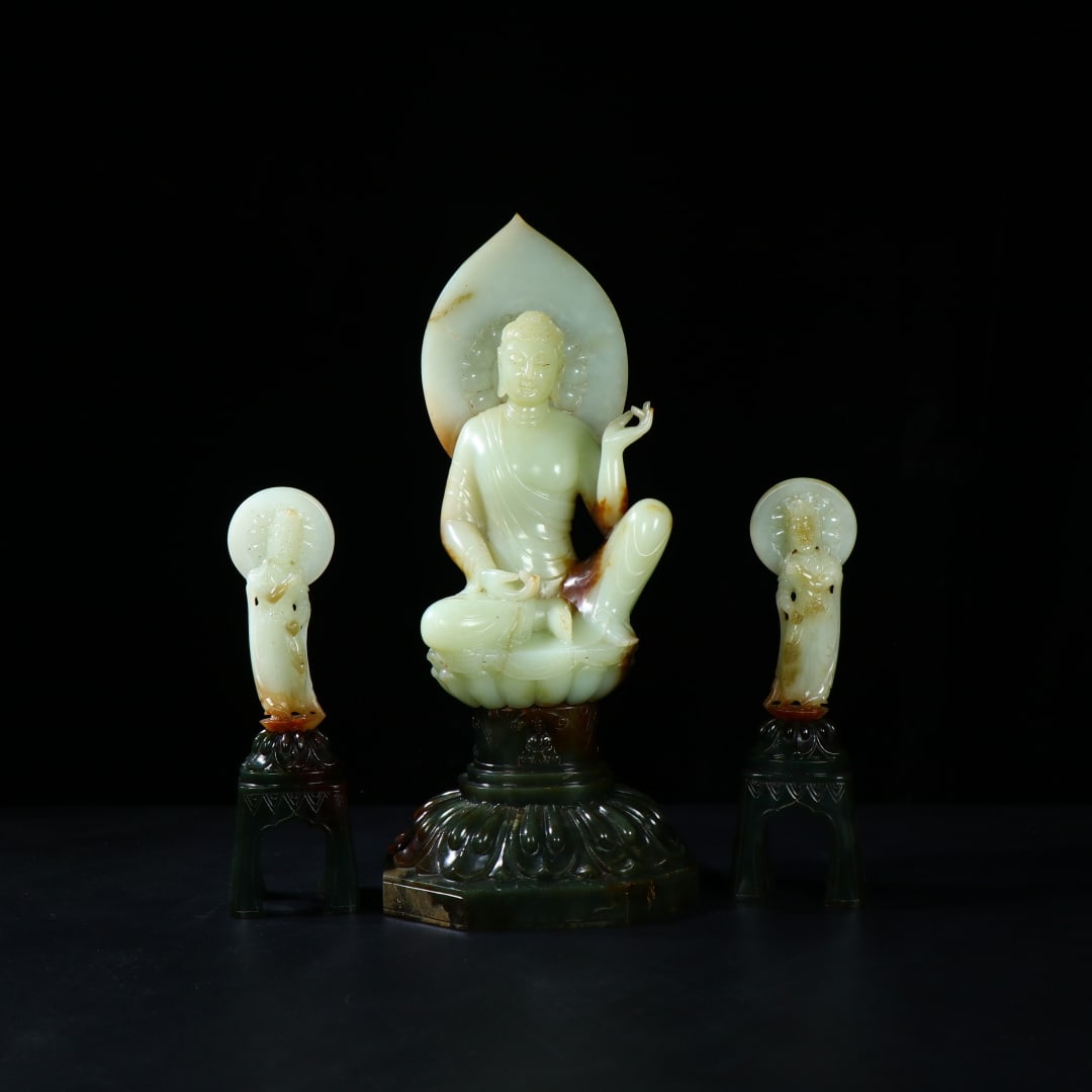 A Set of Exquisiten Hotan Jade Buddha statue Ornament (1 of 9)
