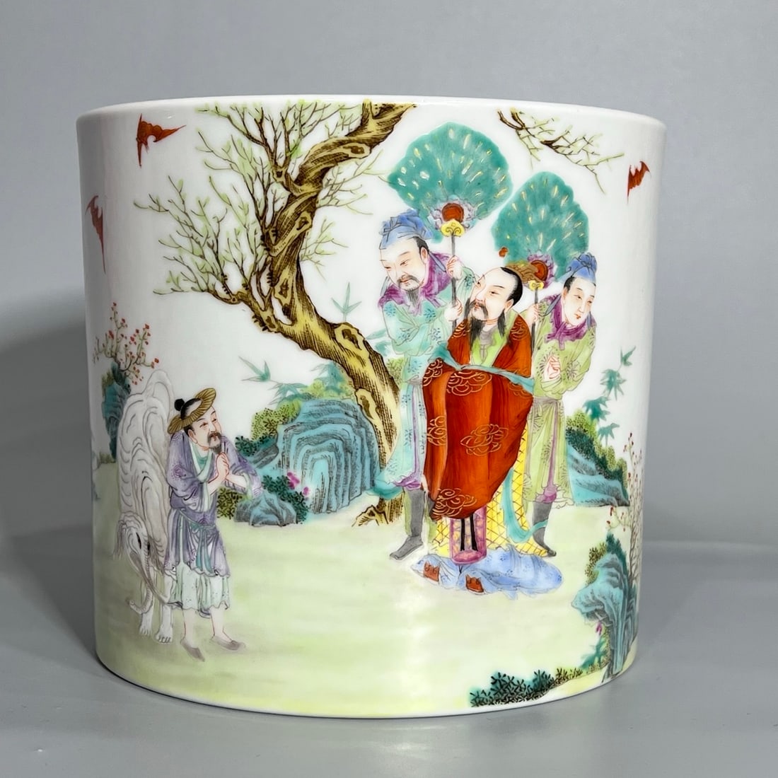 A Exquisite Famille-Rose Figures Pattern Brush Pot (1 of 8)