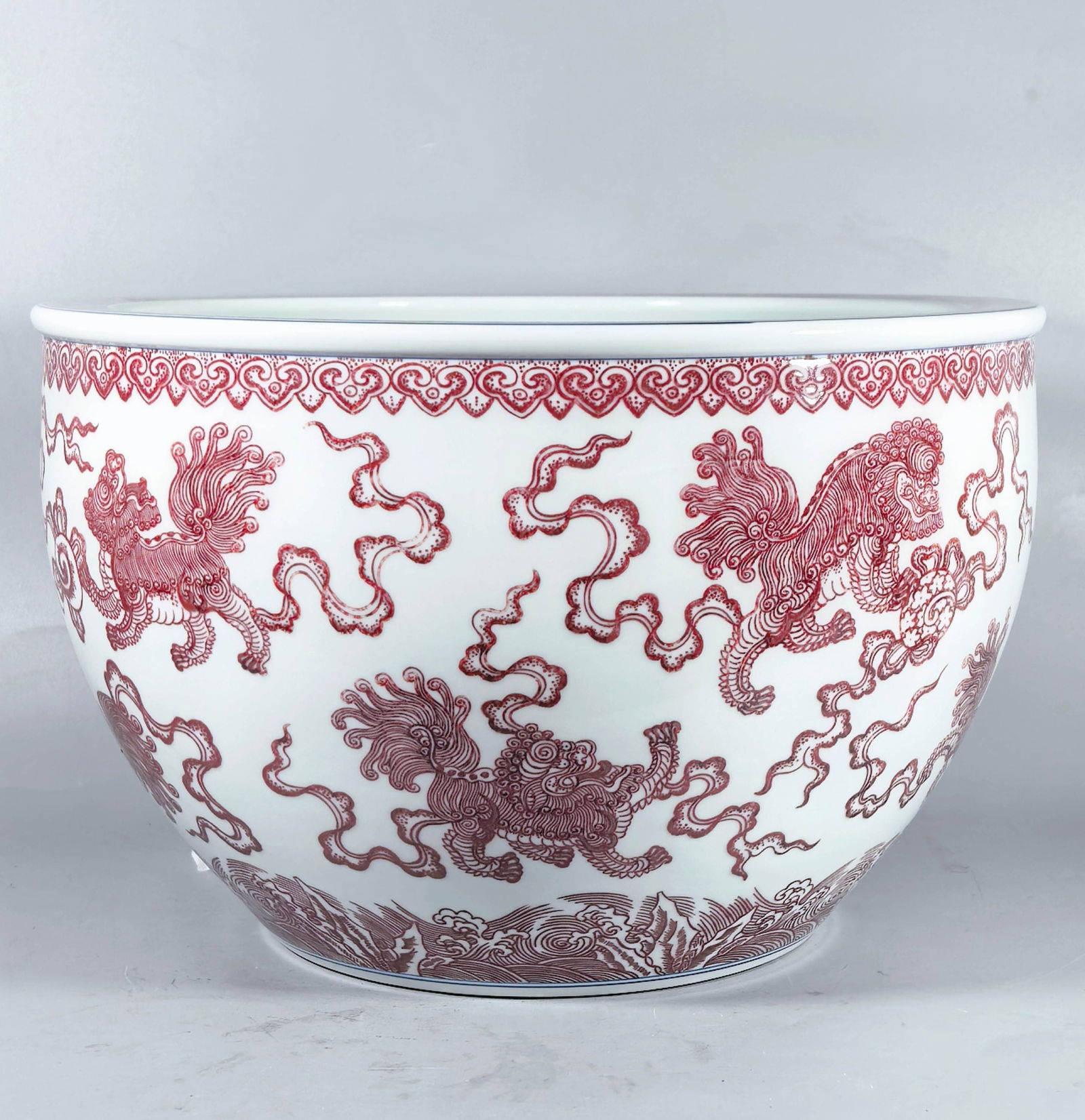 A Exquisite Underglaze-Red Lion Pattern Vat - 8