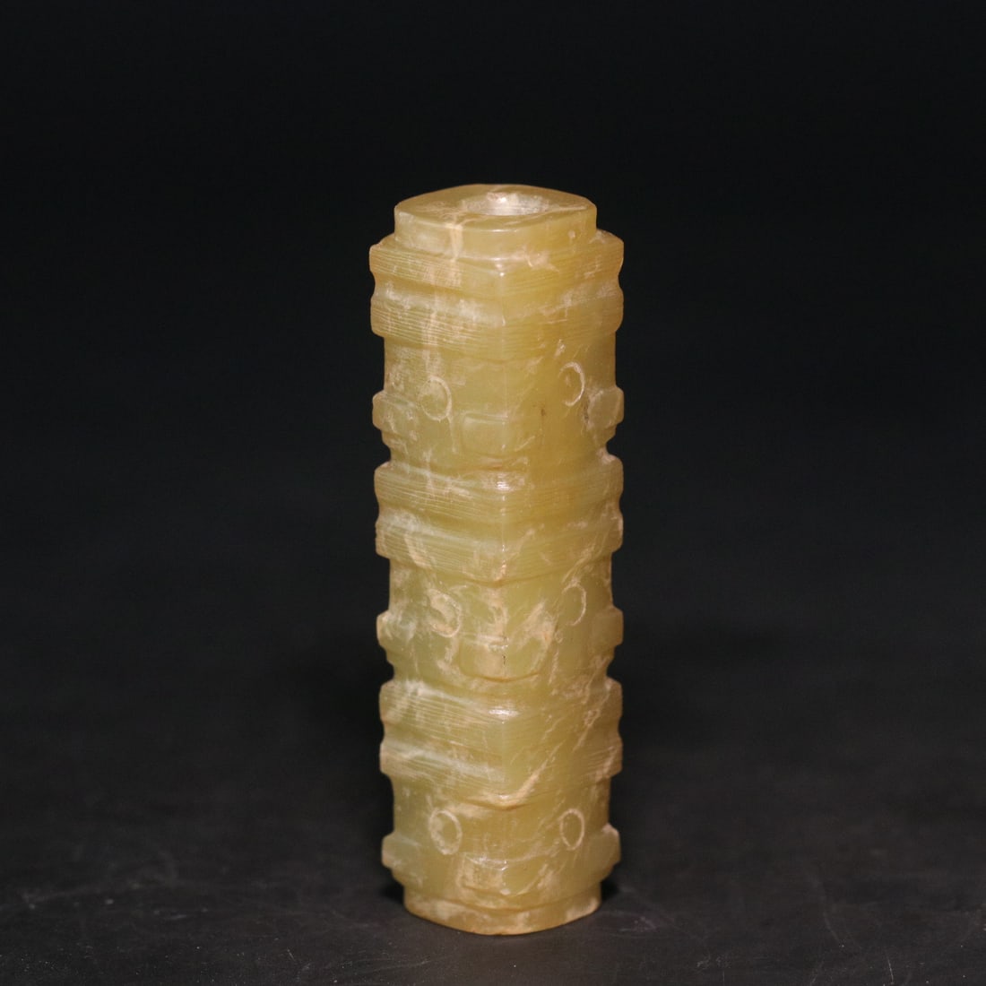 A Exquisite Gaogu Jade Hand Piece: A Exquisite Gaogu Jade Hand Piece,Ancient Time, China,Size:0.5inx0.5inx2in,Weight:23.6g 高古玉玉琮,远古时期