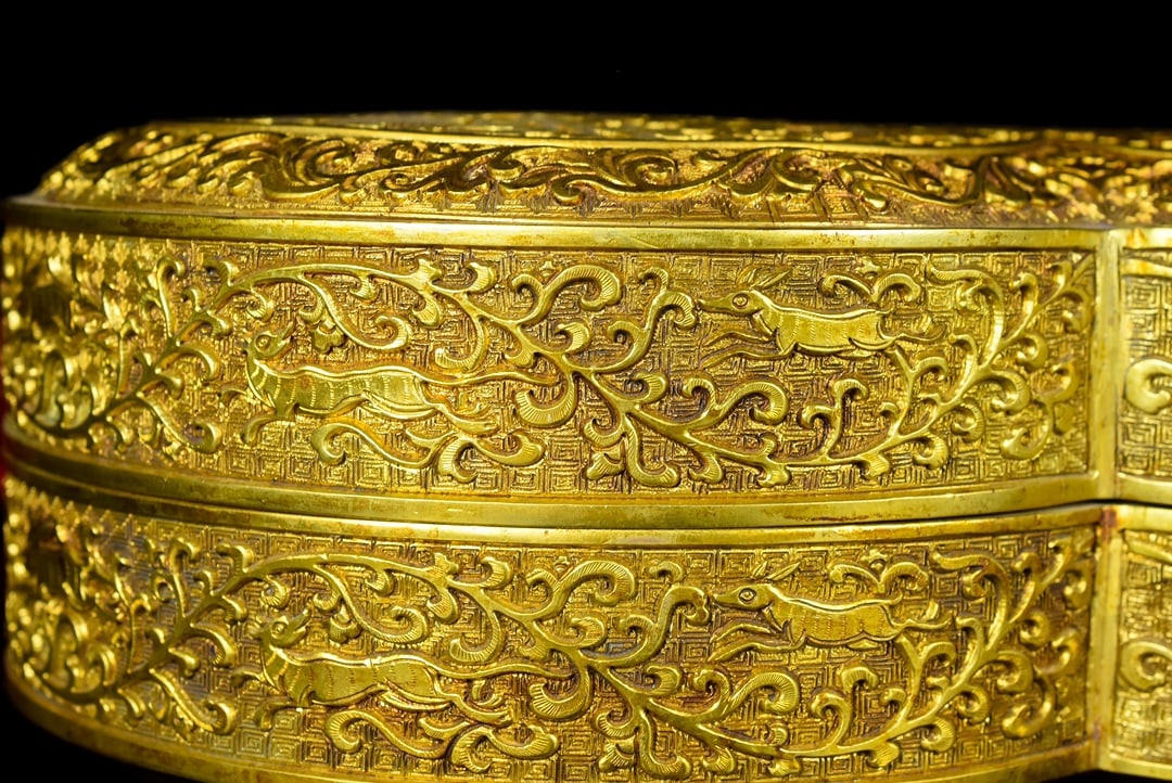 A Exquisite Bronze Gilt Lion Pattern Box - 7
