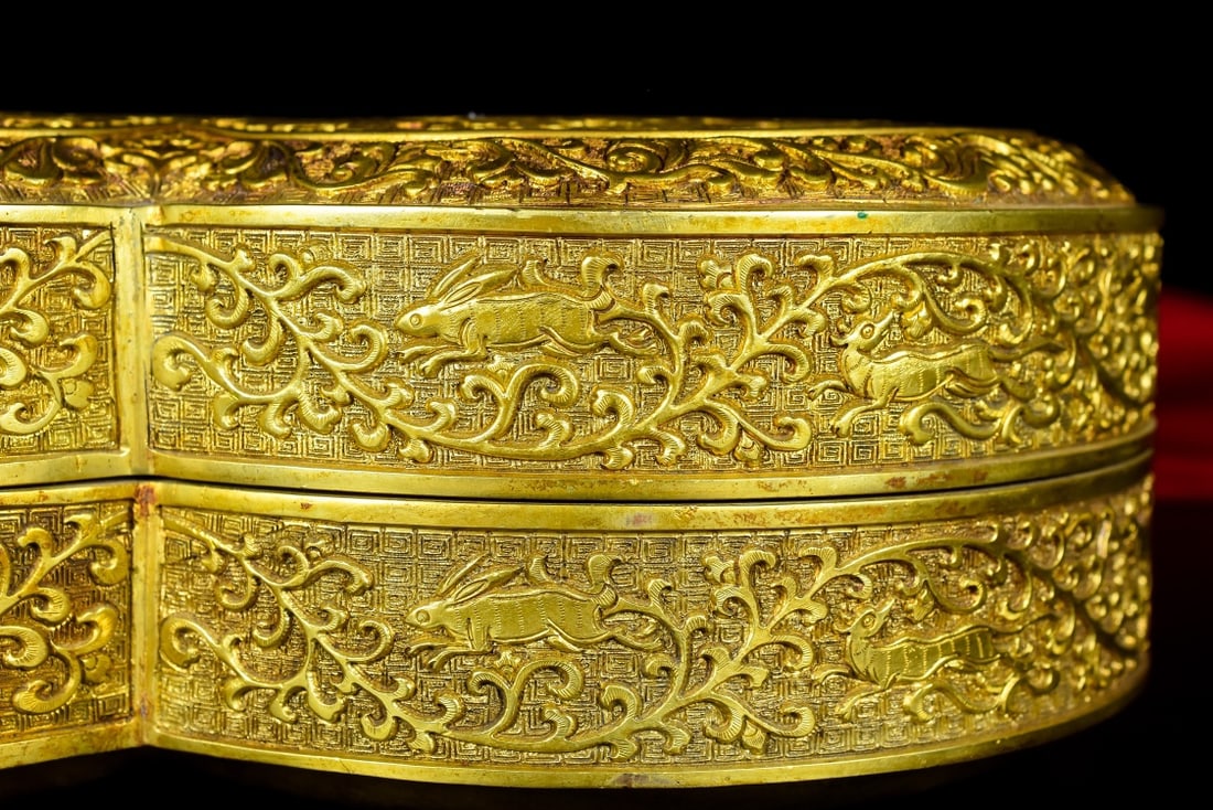 A Exquisite Bronze Gilt Lion Pattern Box - 9