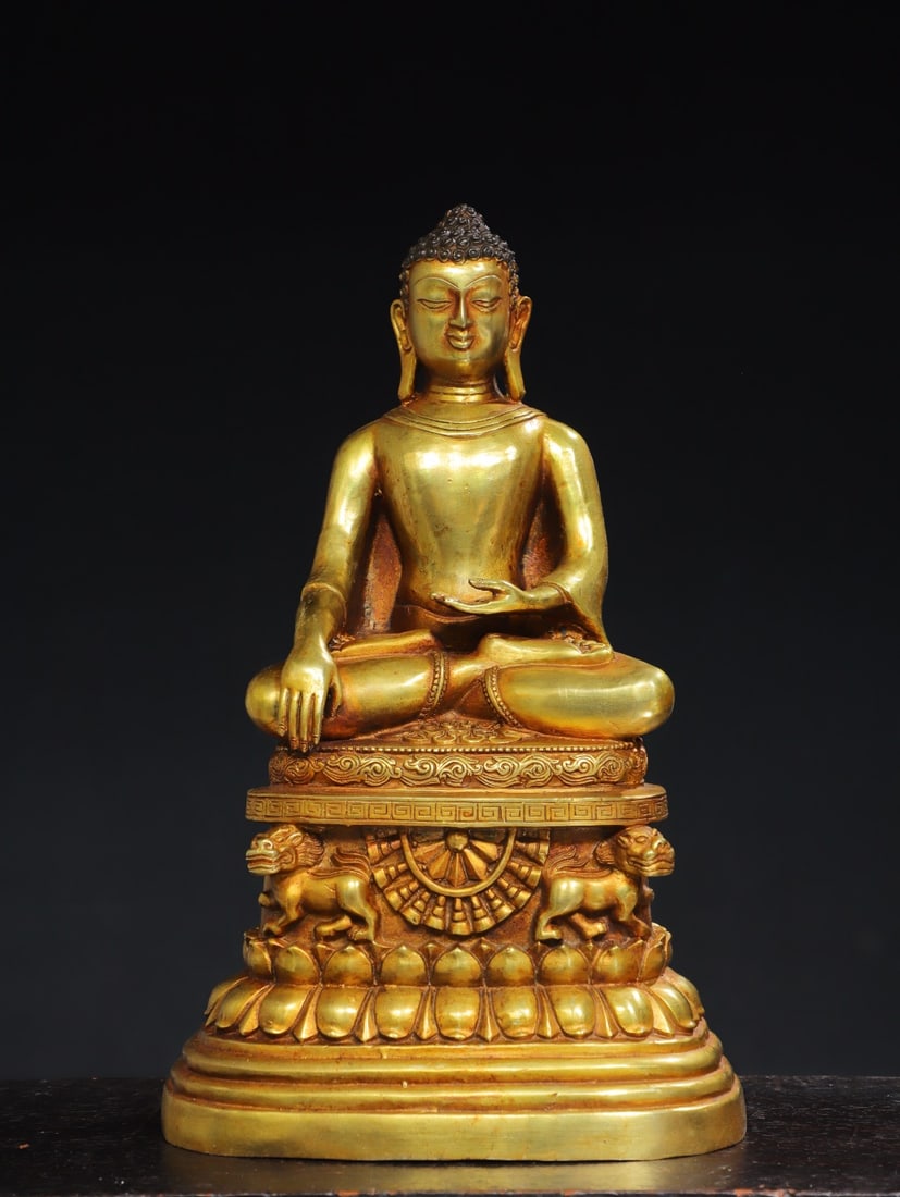 A Exquisite Gilt Bronze Buddha Statue: A Exquisite Gilt Bronze Buddha Statue,Ming Dynasty, China,Size:13.4inx8.3inx6.3in,Weight:3450g 