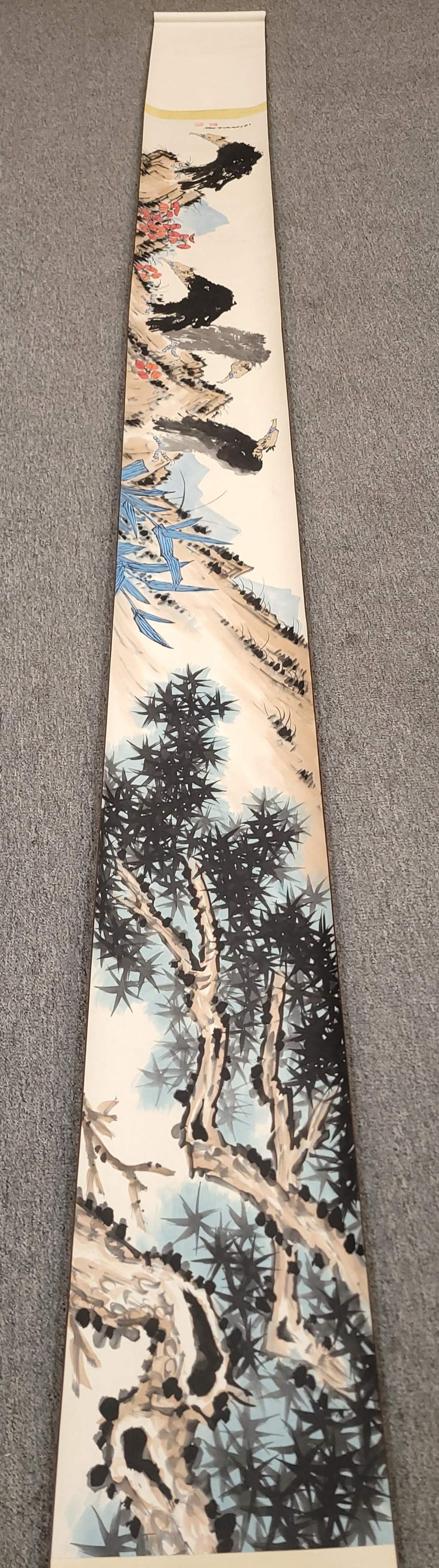 A Chinese Hand Scroll Ink Painting of Eagle on Paper: A Chinese Hand Scroll Ink Painting of Eagle on Paper,Modern Time of China,Pan Tianshou,without frame size:13.2inx132.7in 