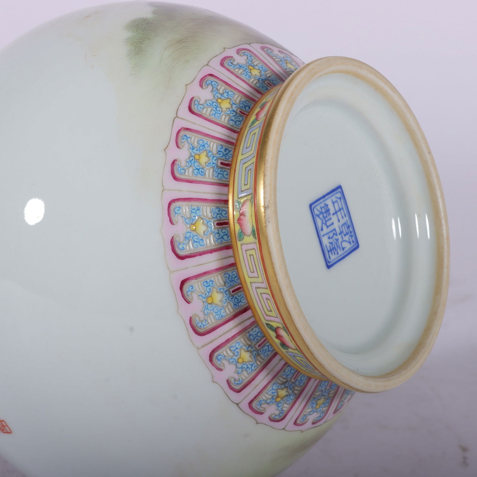 A Exquisite Enamel Gold Ground rabbit Pattern Vase - 4