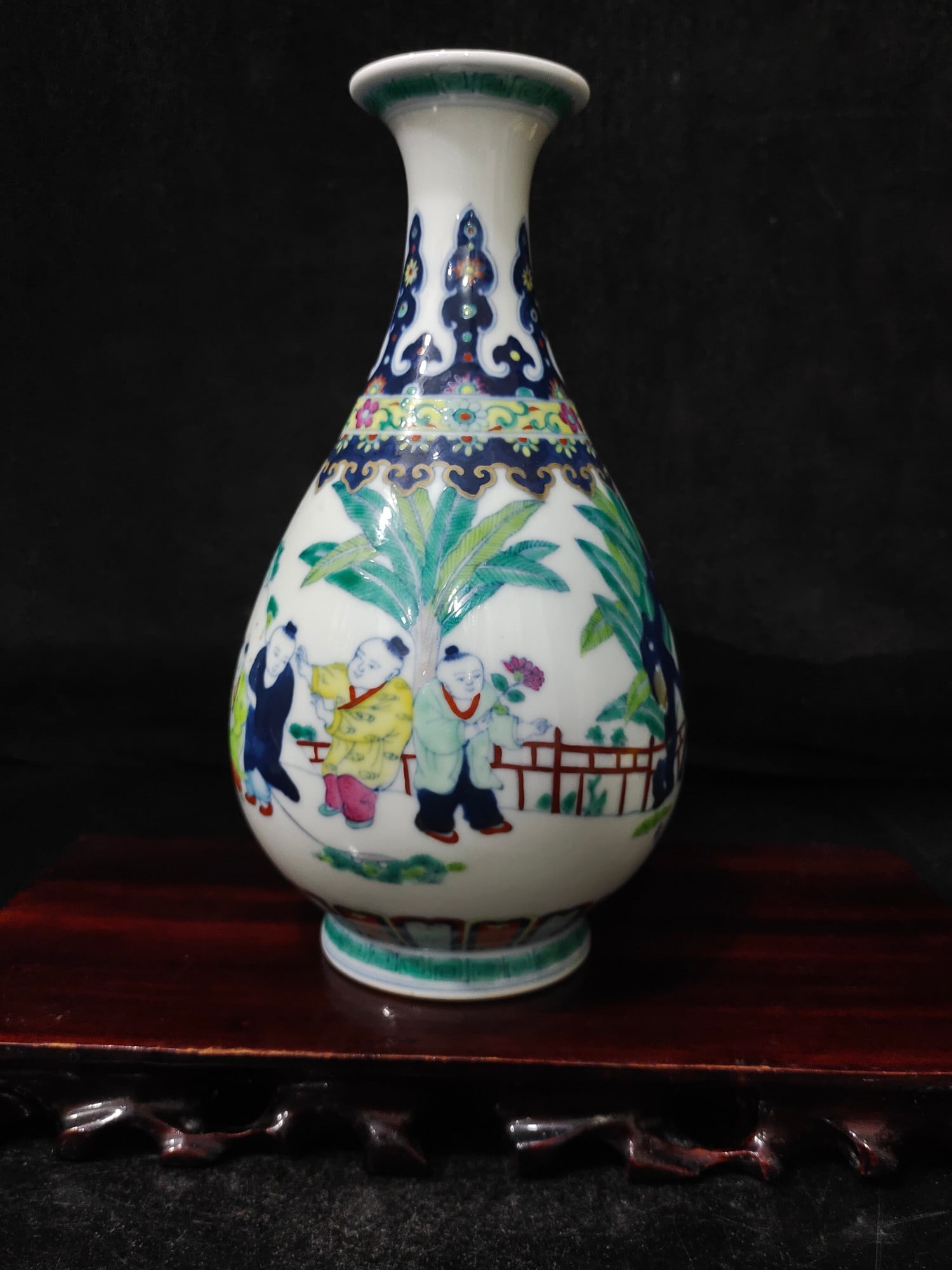 A Exquisite Doucai Figures Pattern Vase (1 of 9)