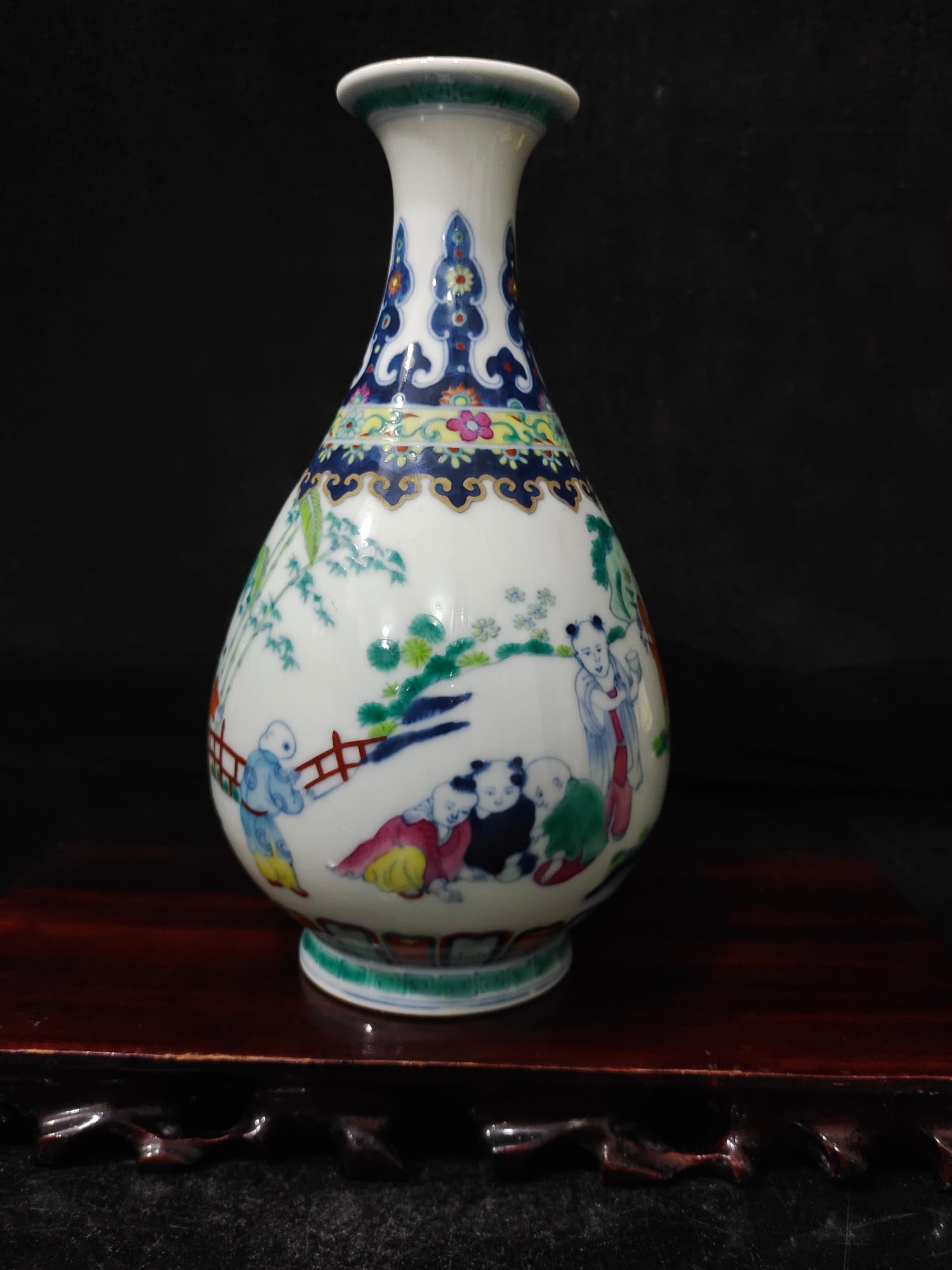 A Exquisite Doucai Figures Pattern Vase - 3