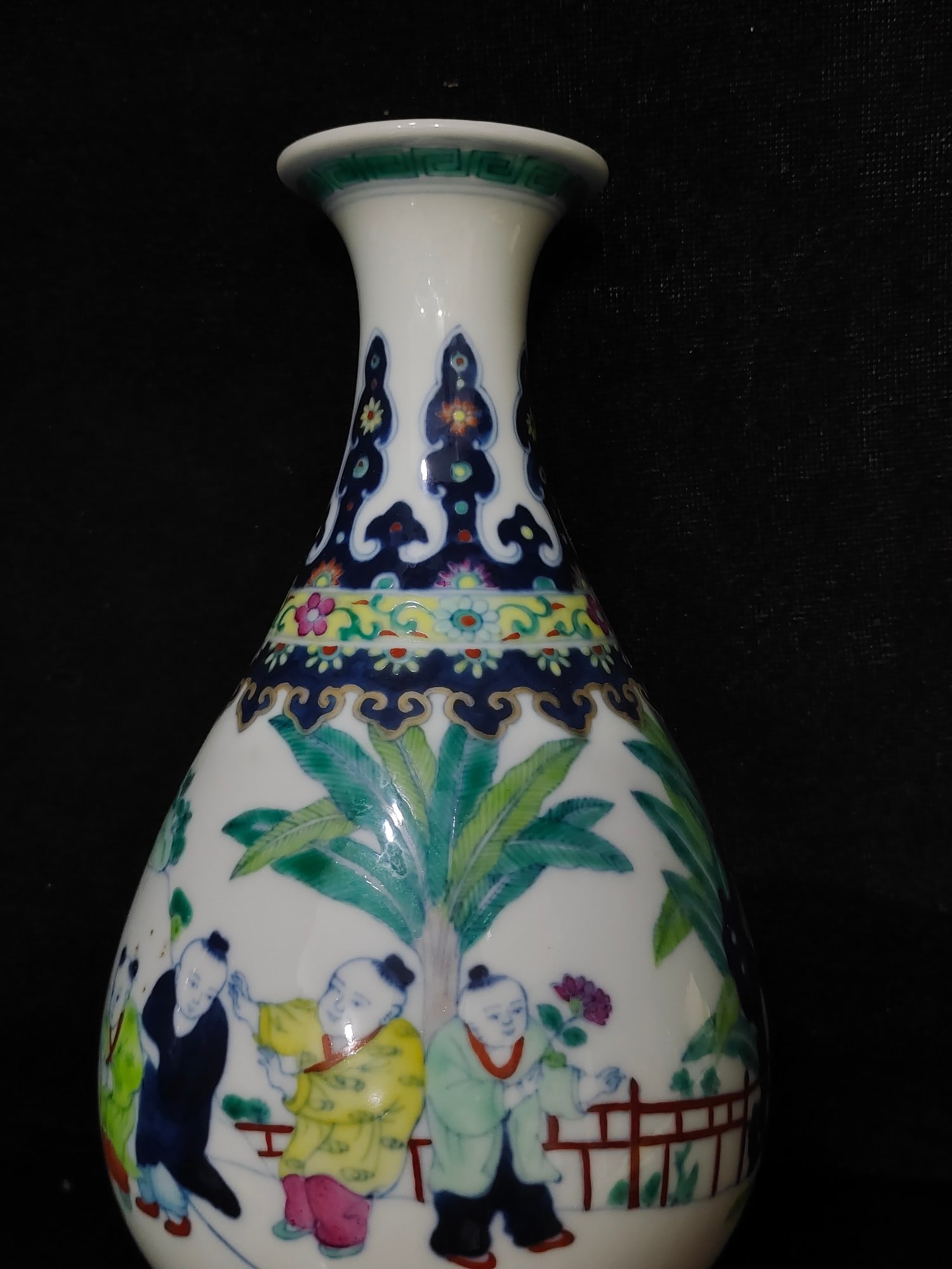A Exquisite Doucai Figures Pattern Vase - 5