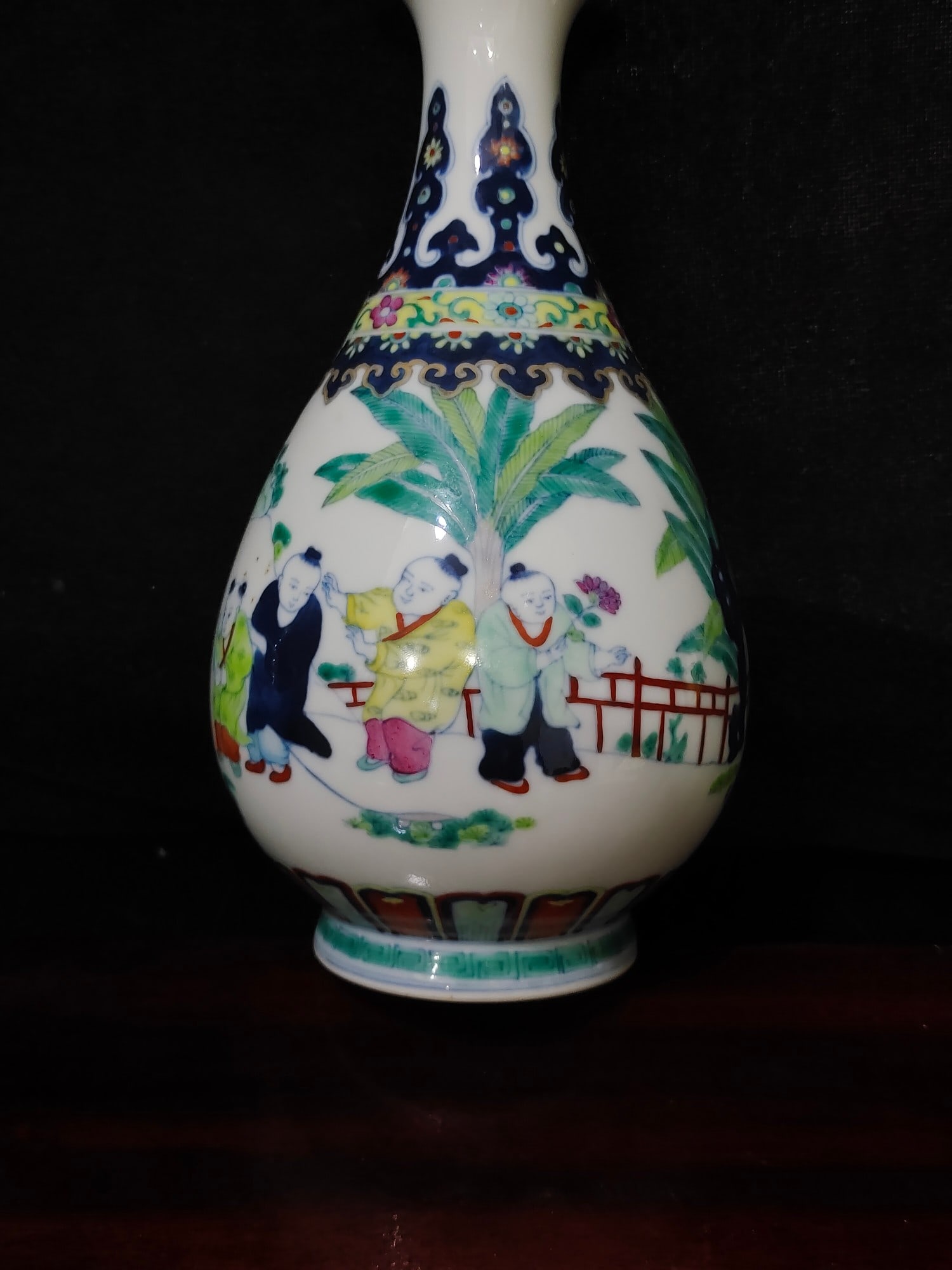 A Exquisite Doucai Figures Pattern Vase - 6