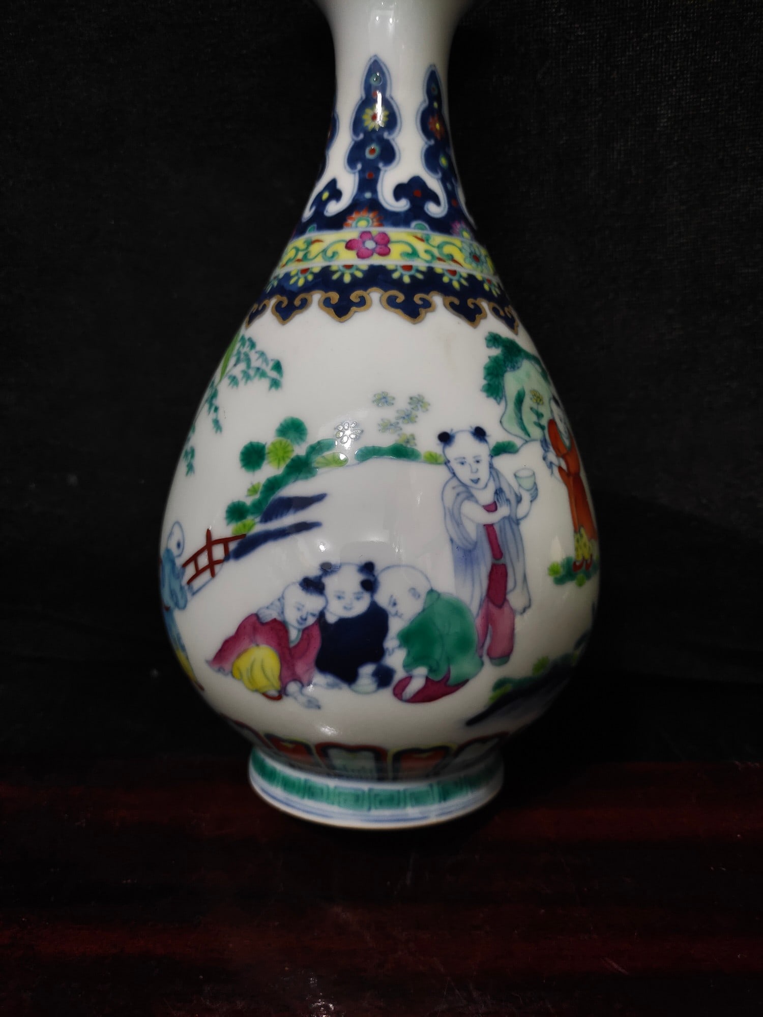 A Exquisite Doucai Figures Pattern Vase - 8