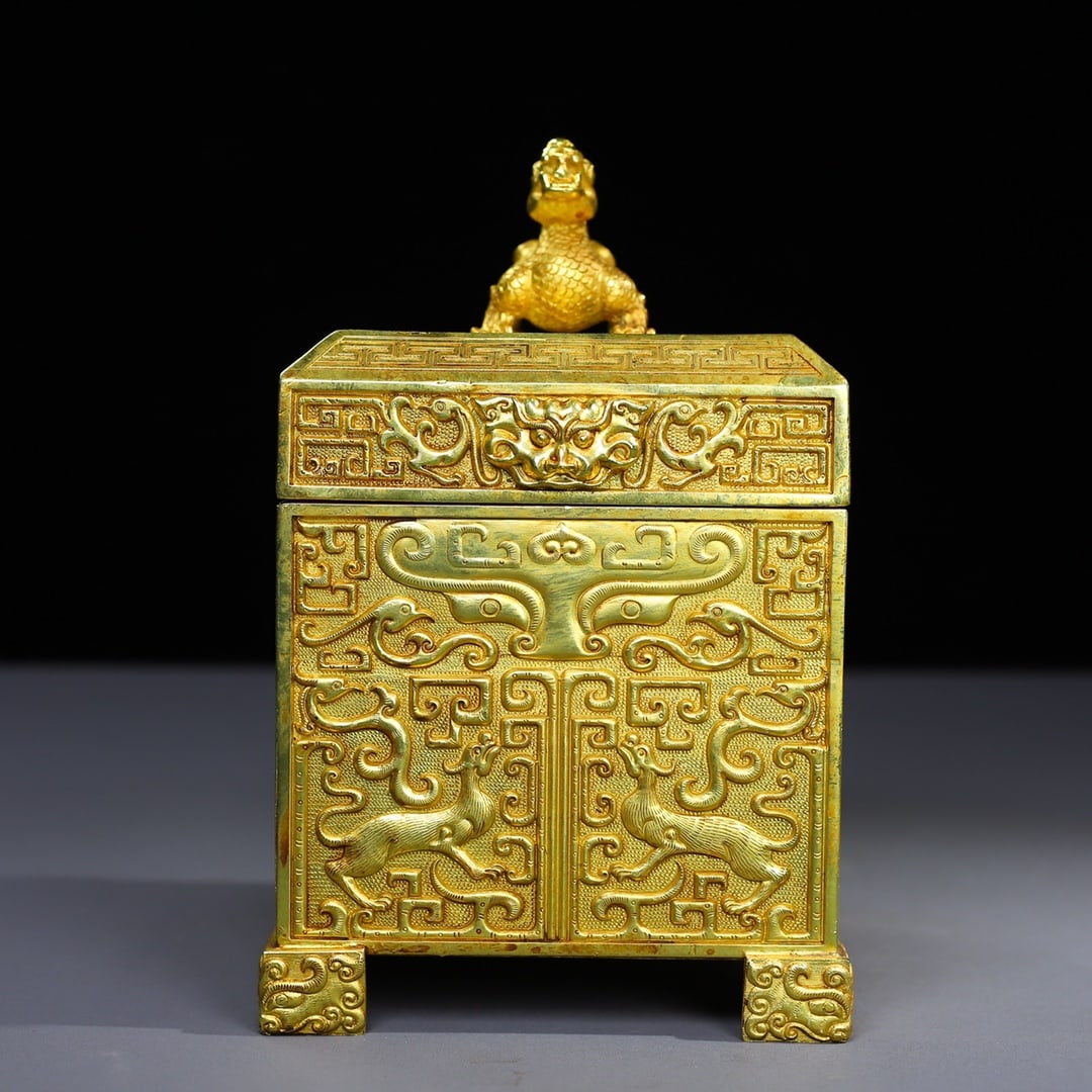 A Exquisite Bronze Gilt Dragon Seal (1 of 10)