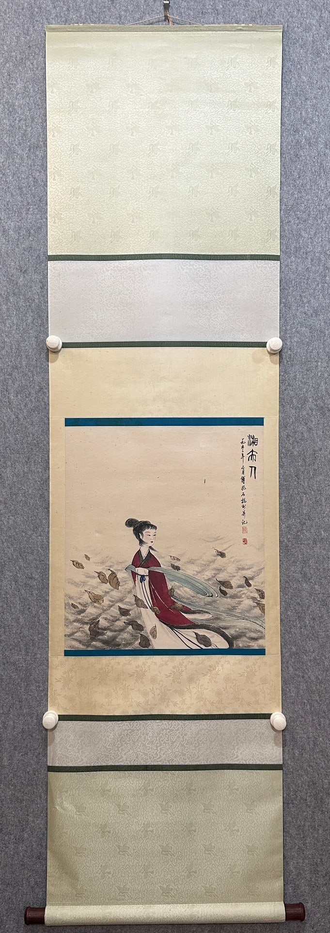 A Chinese Vertical Scroll Ink Figure Painting on Paper: A Chinese Vertical Scroll Ink Figure Painting on Paper,Modern Time of China,Fu Baoshi,Size:17.7inx19.7in(Without frame) 