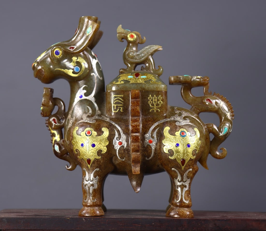 A Exquisite Hetian Jade Gold and Silver-Inlaid Deer Zun (1 of 7)